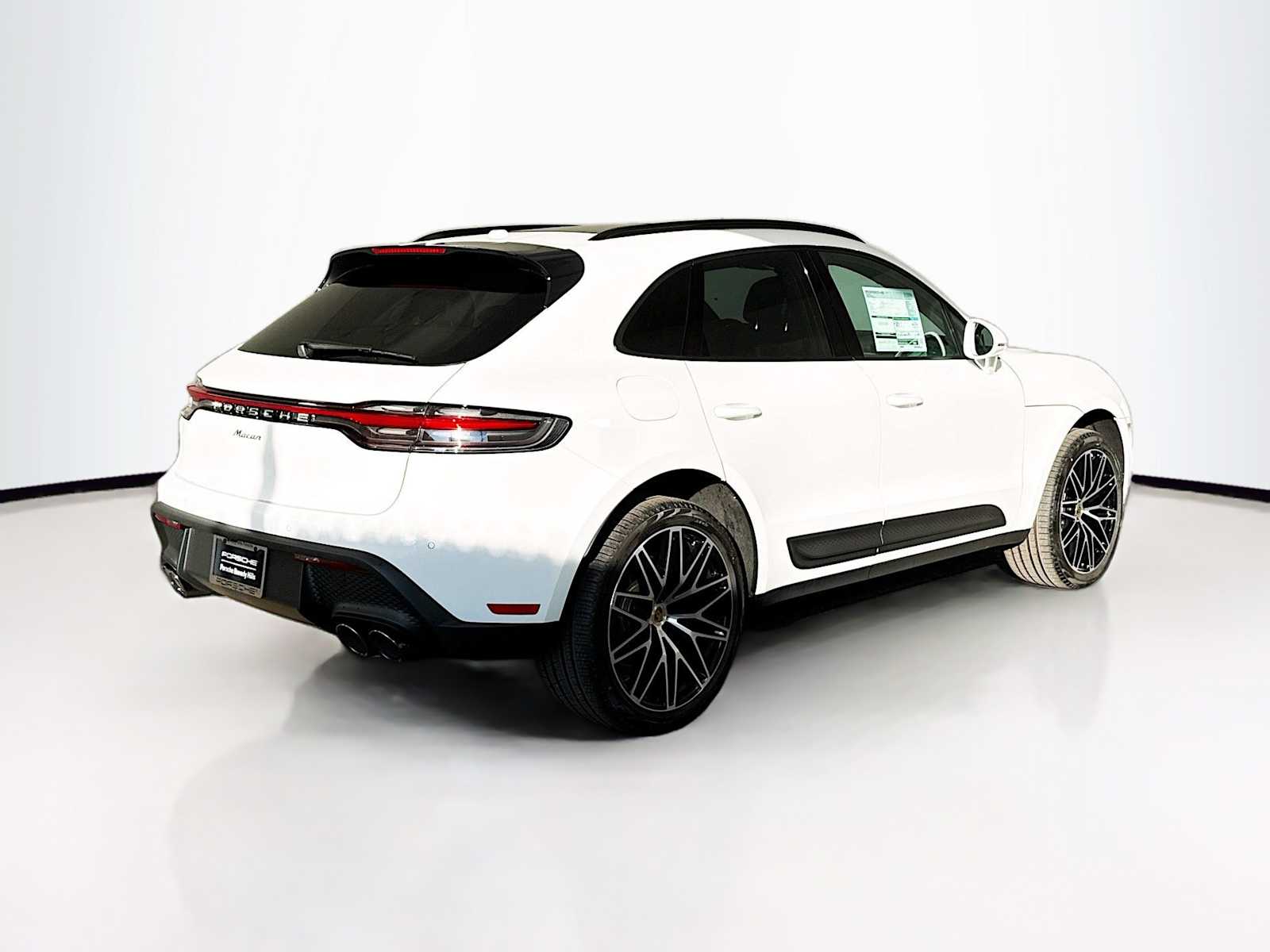 Thumbnail: 2026 Porsche Macan - 9