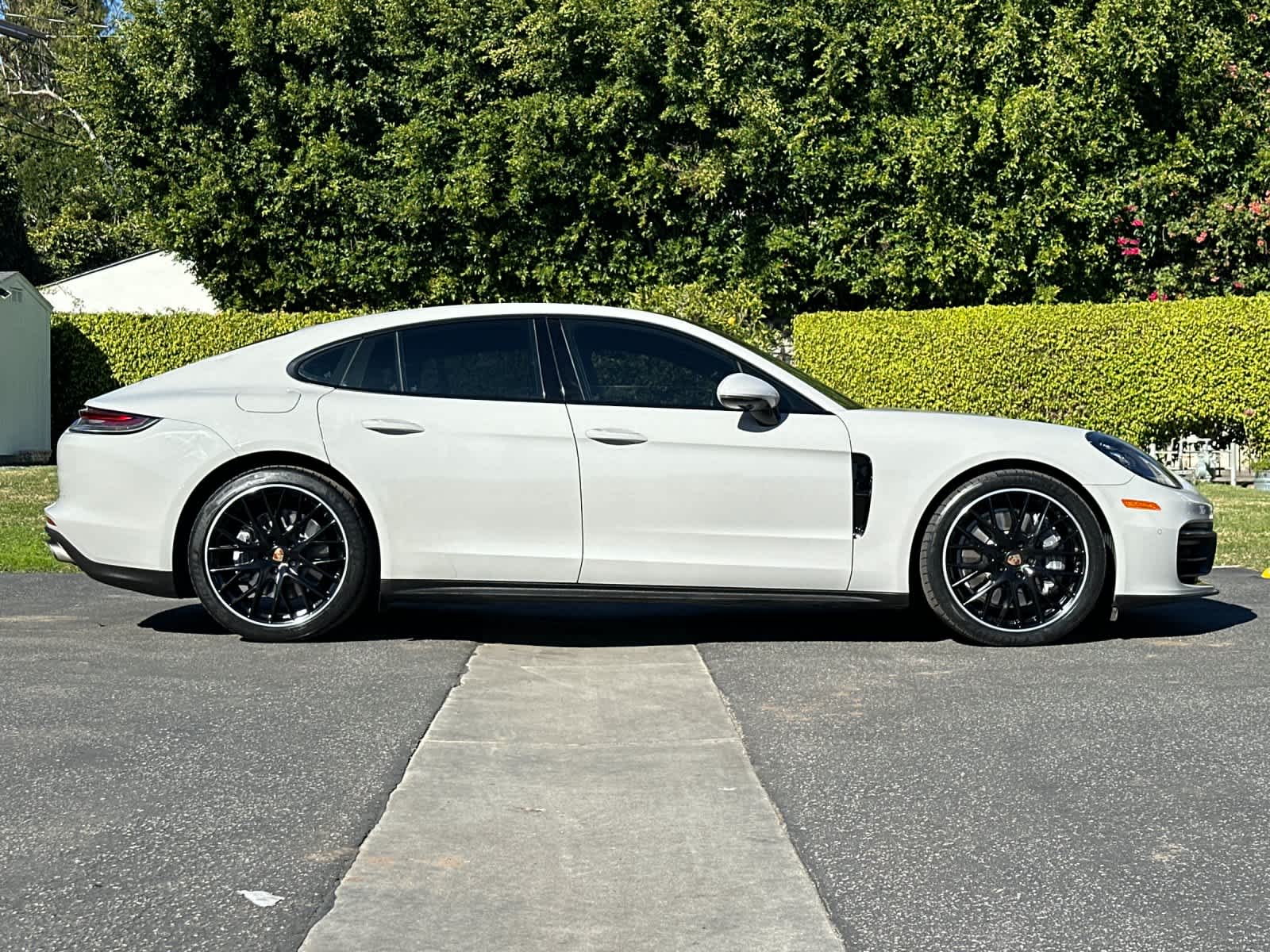 Thumbnail: 2021 Porsche Panamera - 9