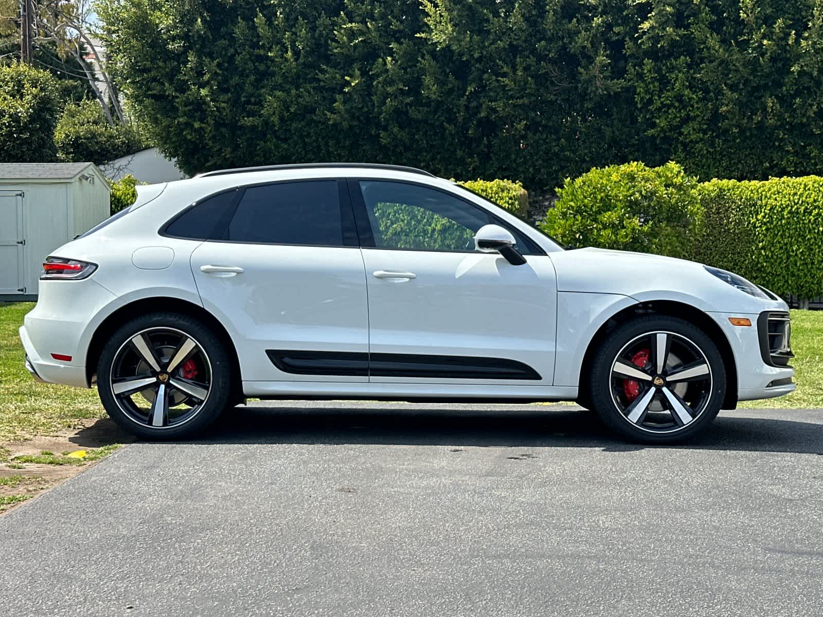 Thumbnail: 2026 Porsche Macan - 9
