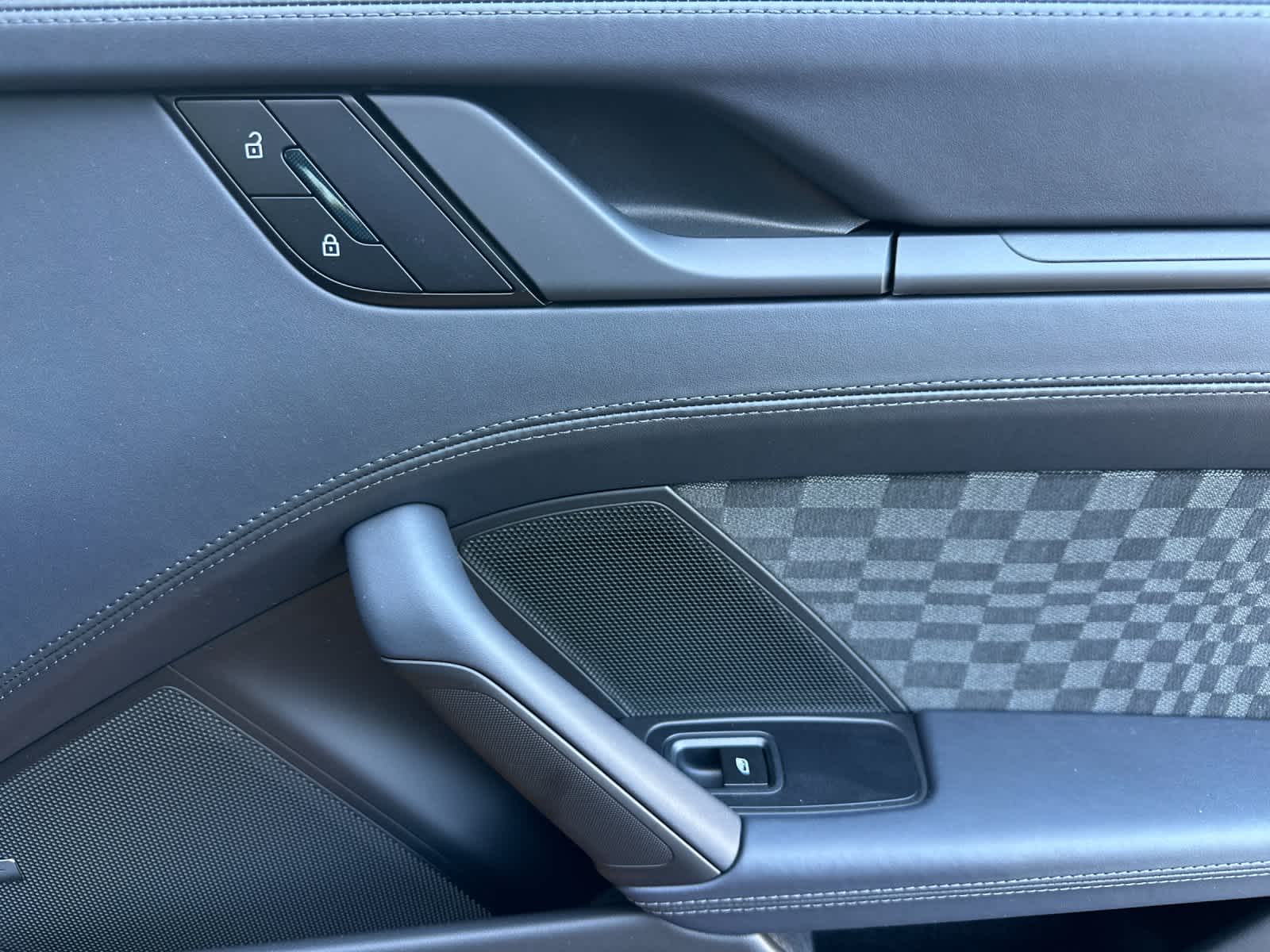 Thumbnail: 2026 Porsche 911 - 14