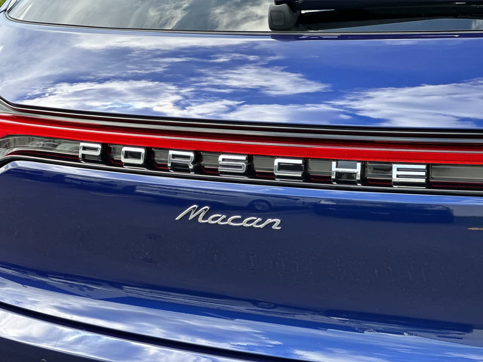 Thumbnail: 2026 Porsche Macan - 32