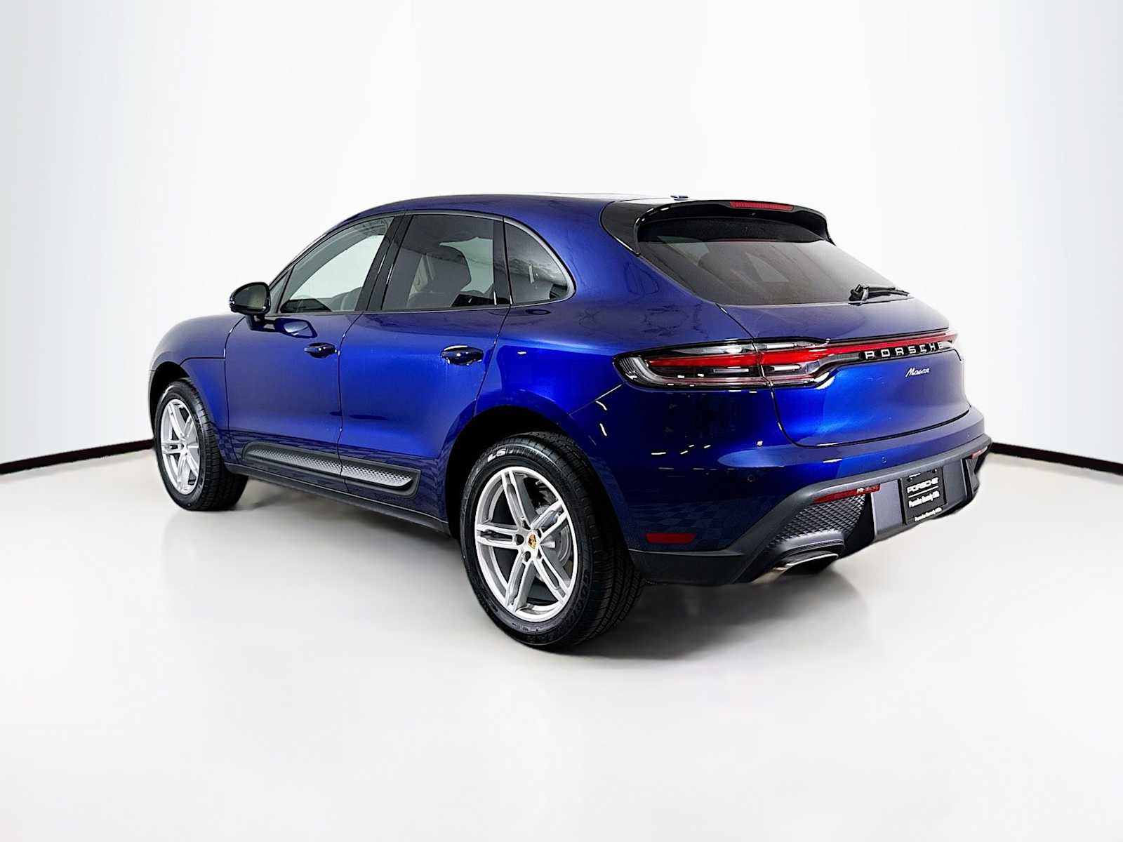 Thumbnail: 2025 Porsche Macan - 3