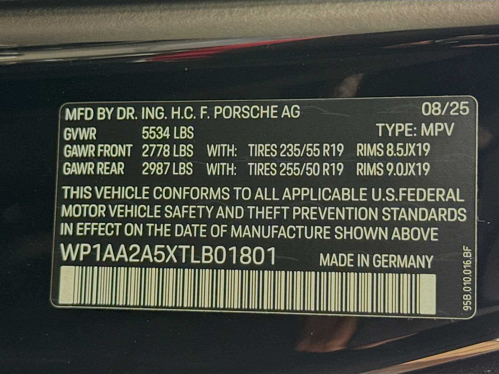 Thumbnail: 2026 Porsche Macan - 26