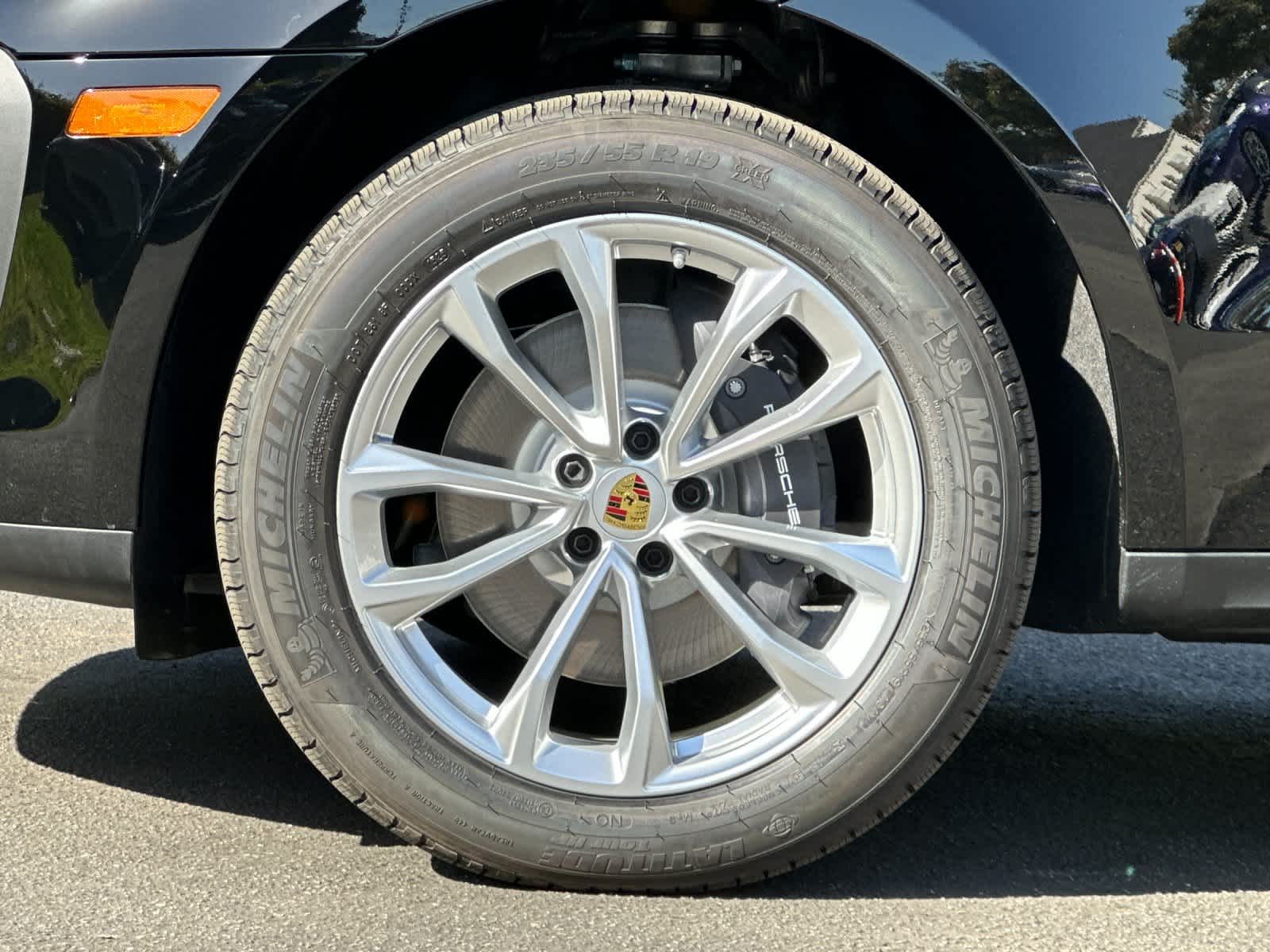 Thumbnail: 2026 Porsche Macan - 31