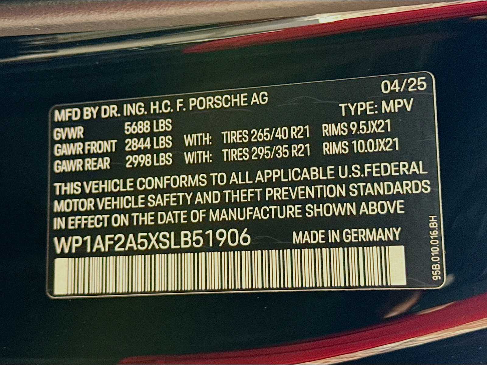 Thumbnail: 2025 Porsche Macan - 25