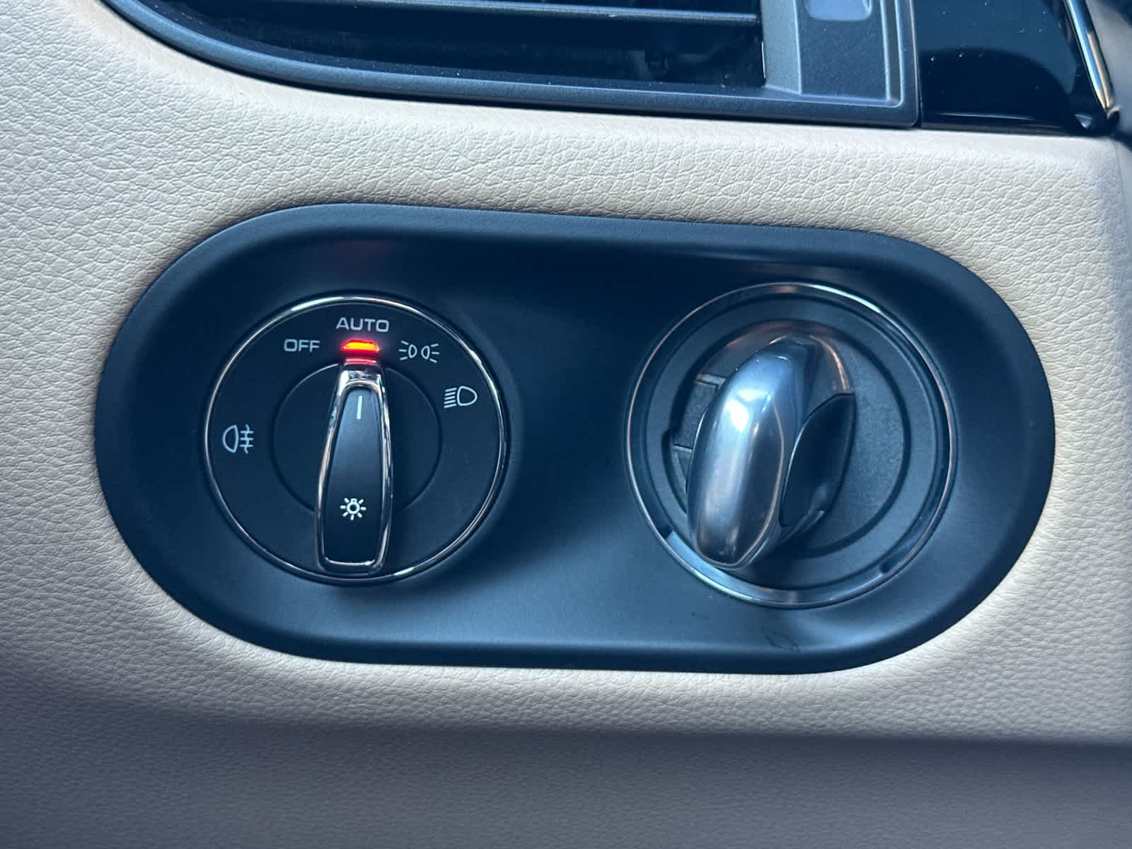 Thumbnail: 2025 Porsche Macan - 29