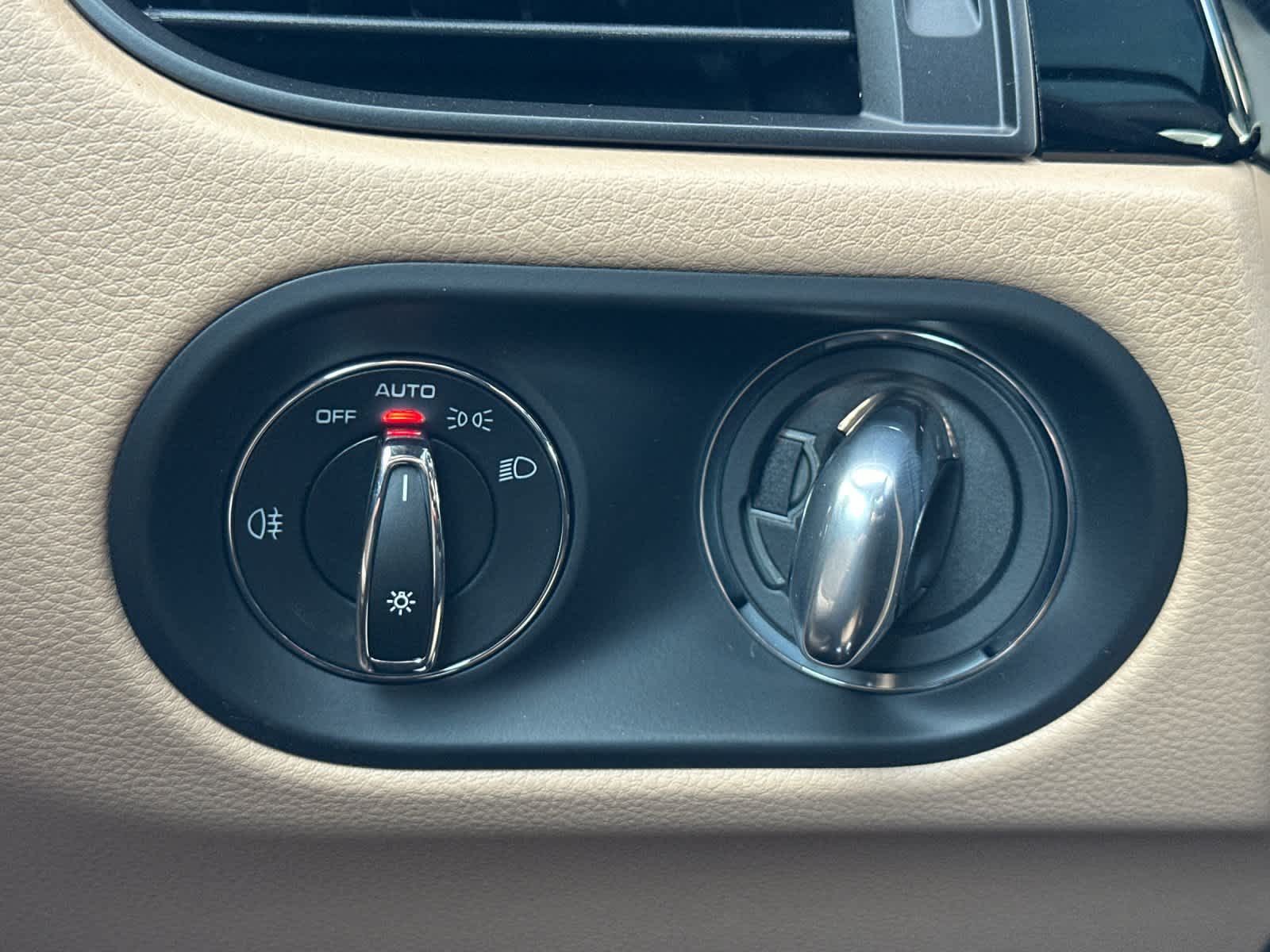 Thumbnail: 2026 Porsche Macan - 29