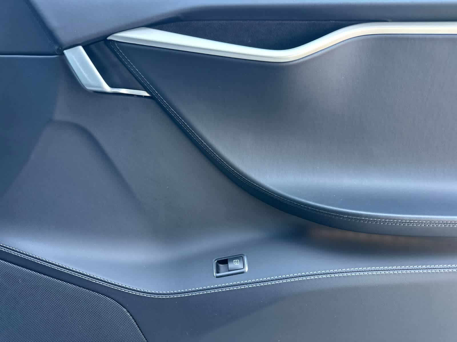 Thumbnail: 2018 Tesla Model S - 18