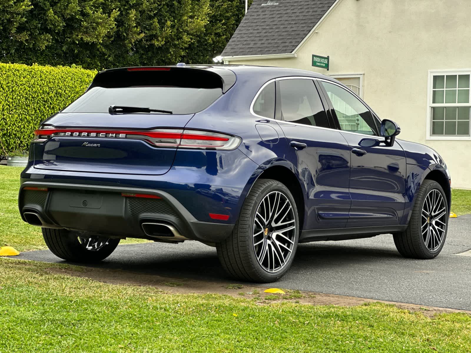 Thumbnail: 2026 Porsche Macan - 8