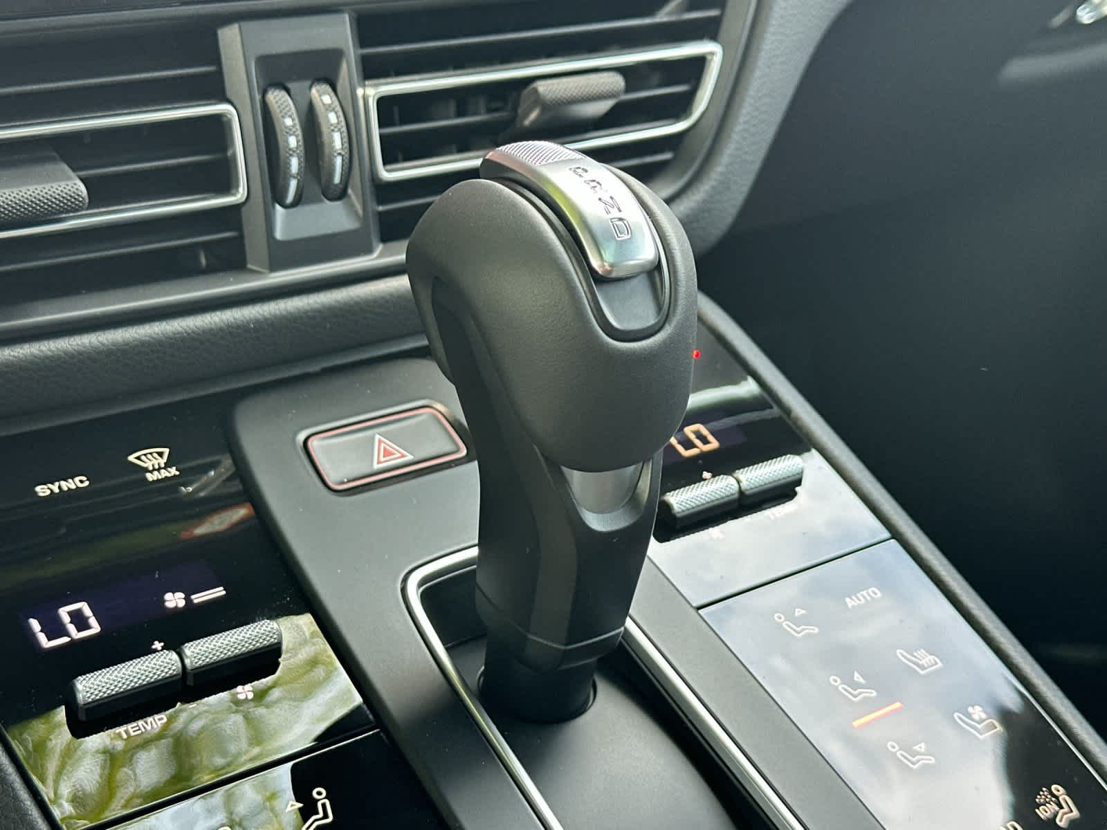 Thumbnail: 2026 Porsche Macan - 25
