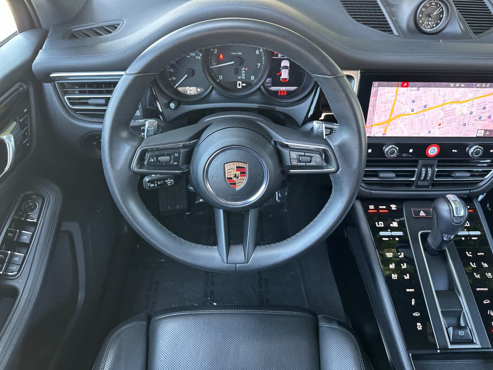 Thumbnail: 2025 Porsche Macan - 15