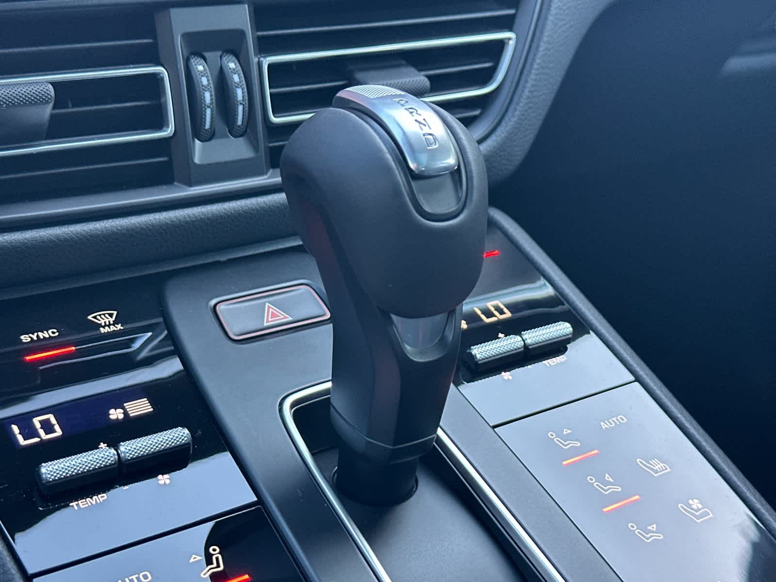 Thumbnail: 2026 Porsche Macan - 25