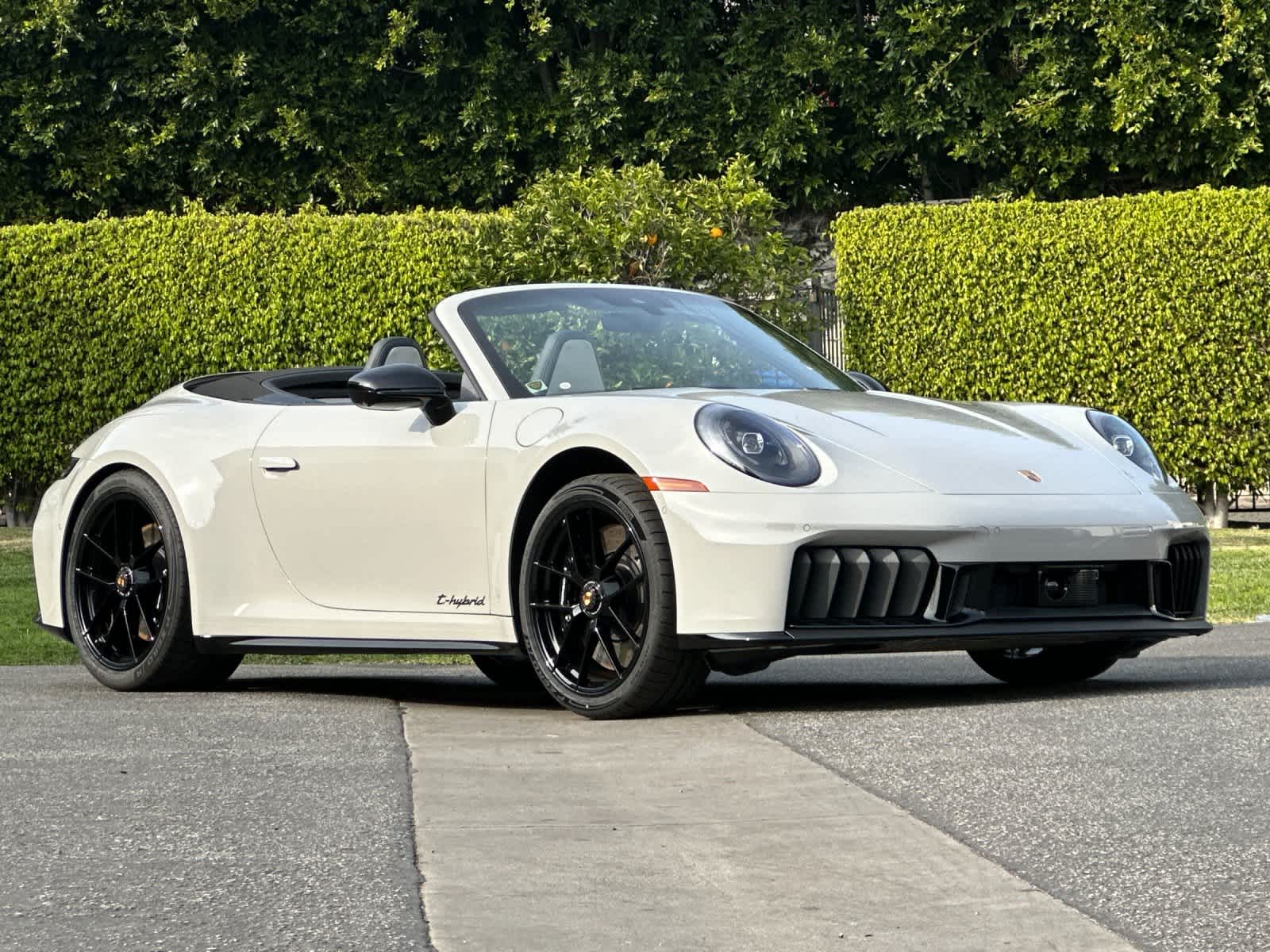 Thumbnail: 2026 Porsche 911 - 10