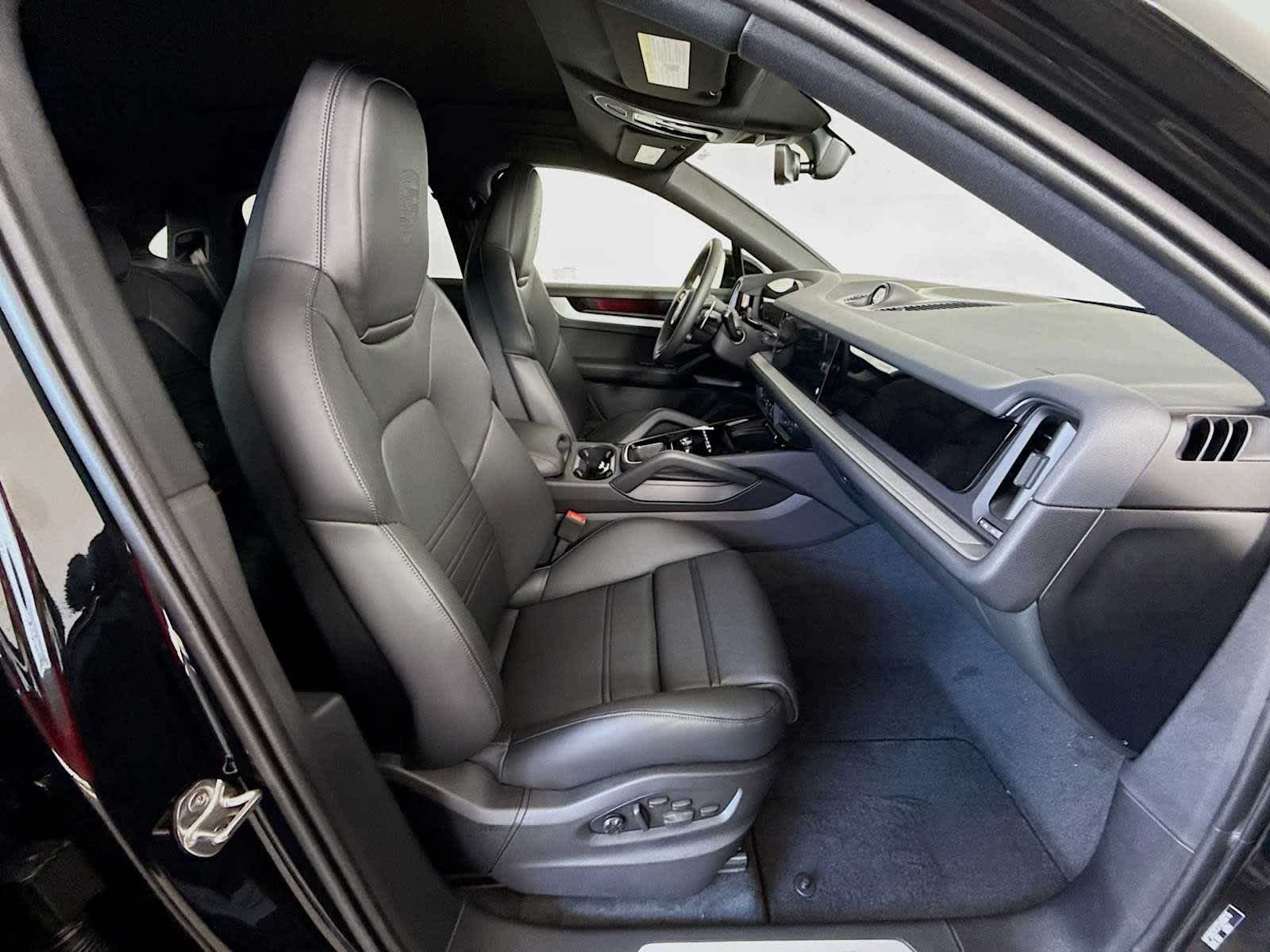 Thumbnail: 2026 Porsche Cayenne - 20