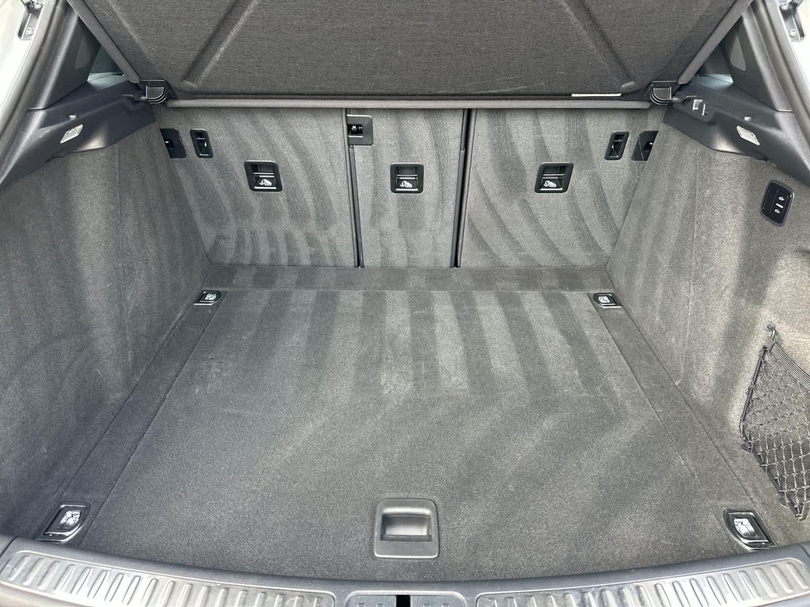 Thumbnail: 2025 Porsche Macan - 16