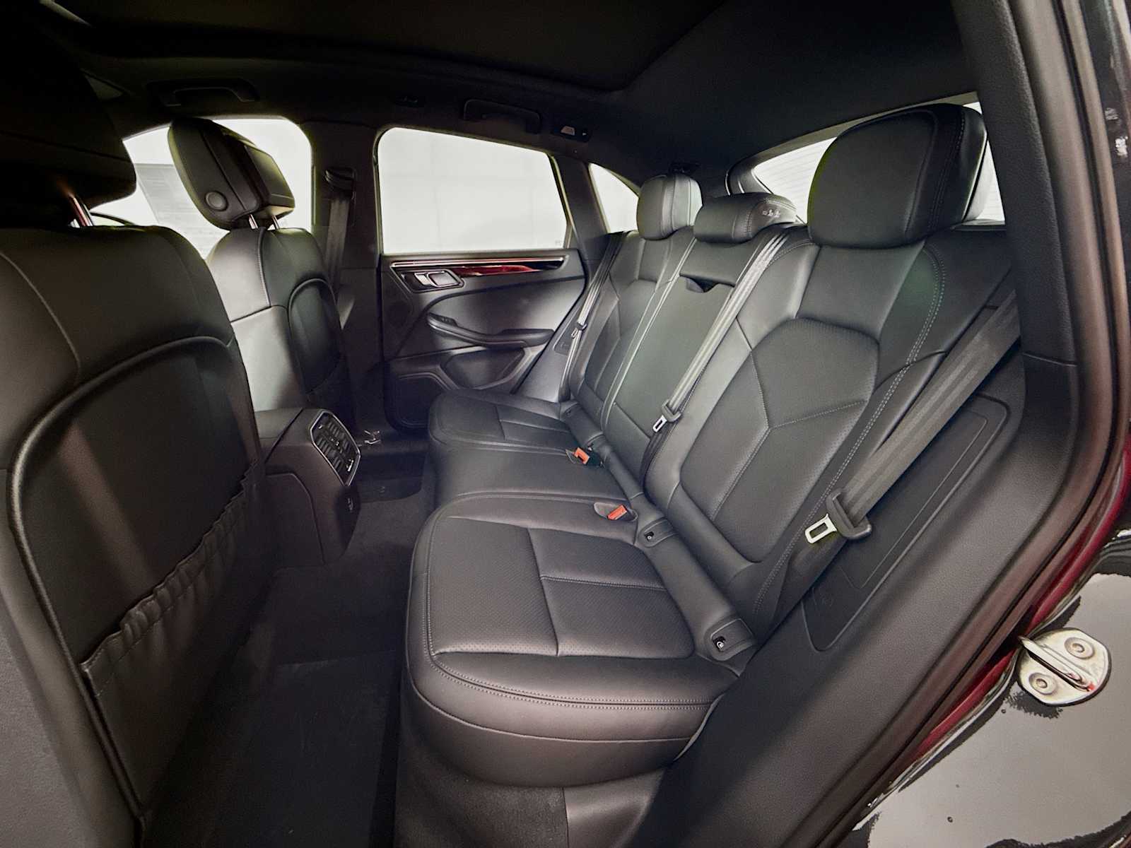 Thumbnail: 2026 Porsche Macan - 16