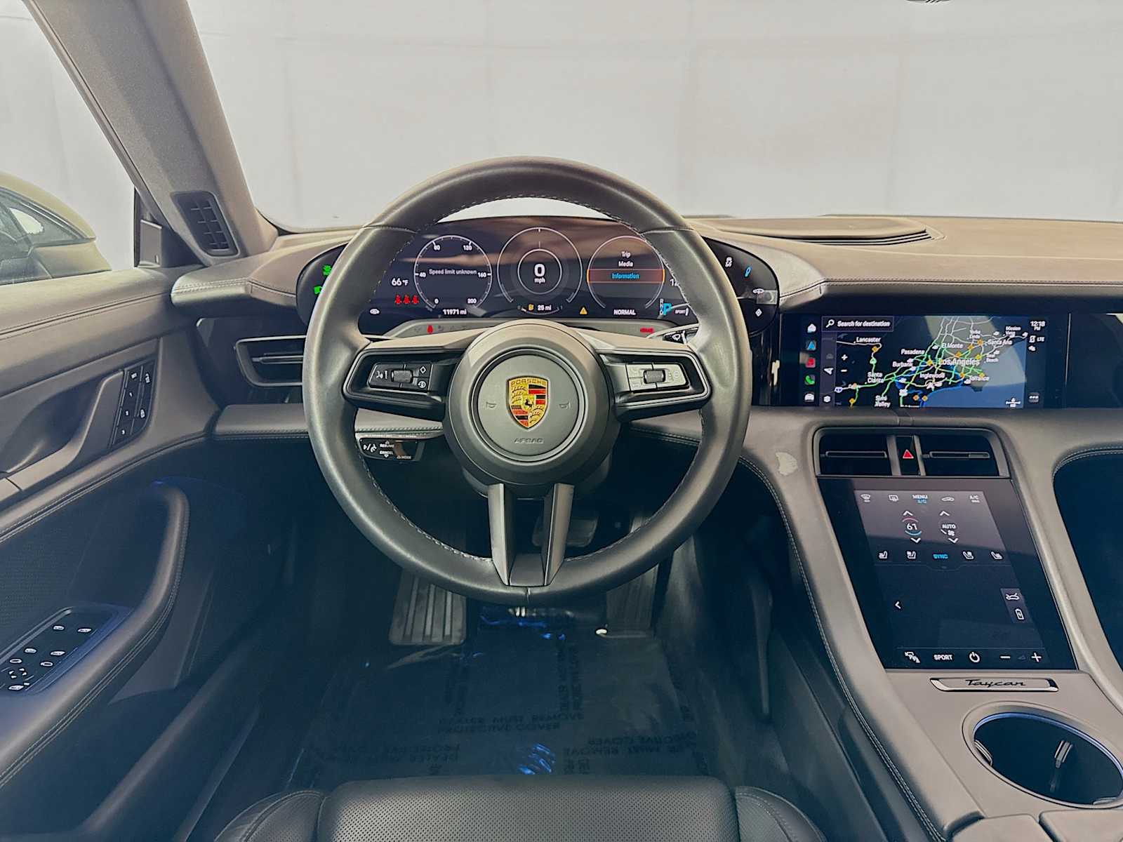 Thumbnail: 2020 Porsche Taycan - 18