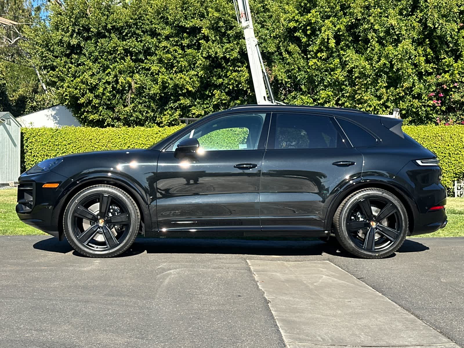 Thumbnail: 2026 Porsche Cayenne - 2