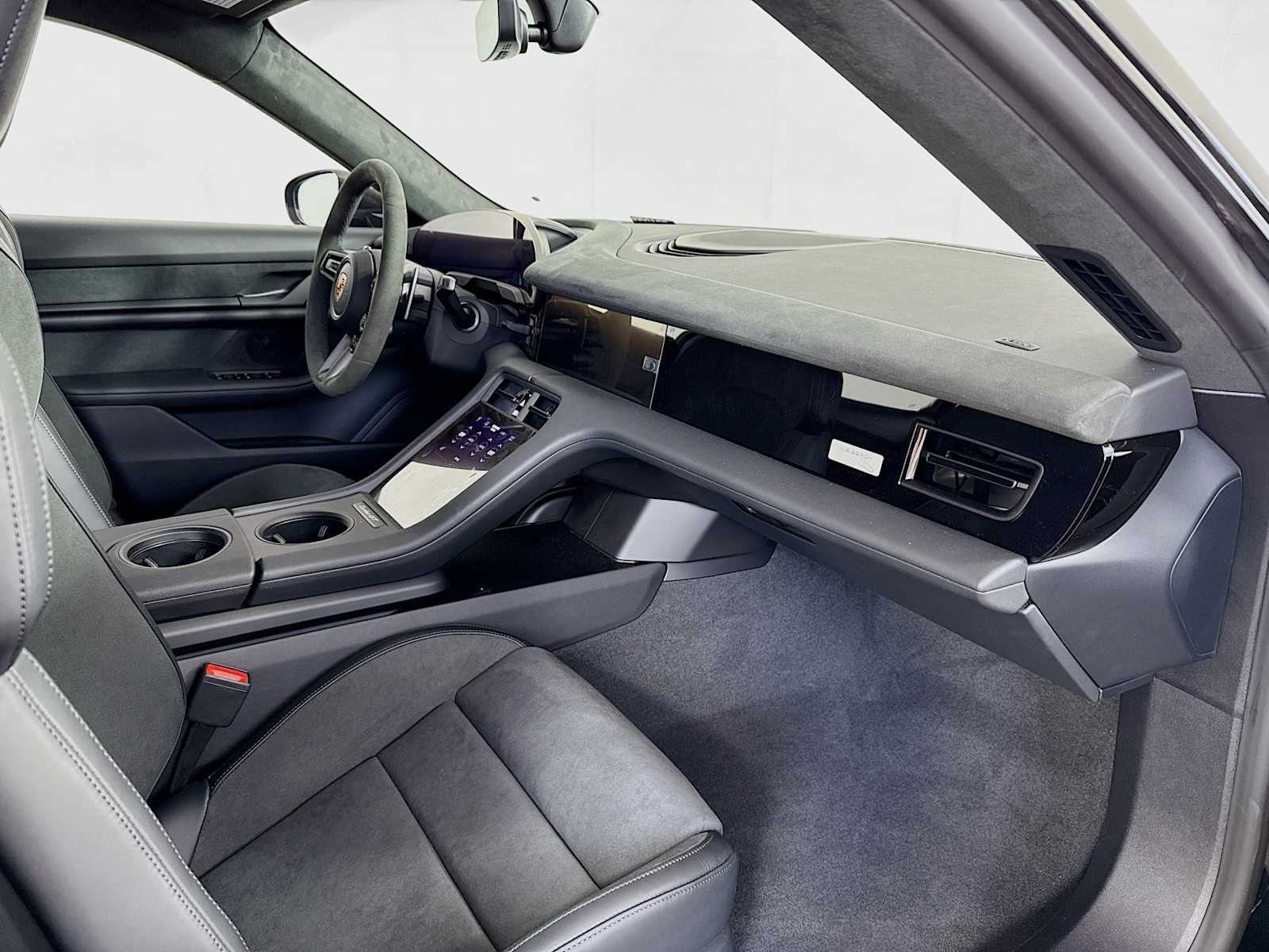 Thumbnail: 2025 Porsche Taycan - 22