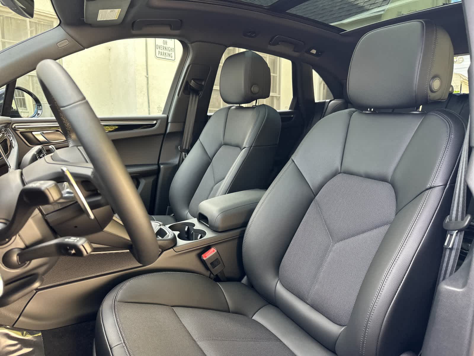 Thumbnail: 2026 Porsche Macan - 5