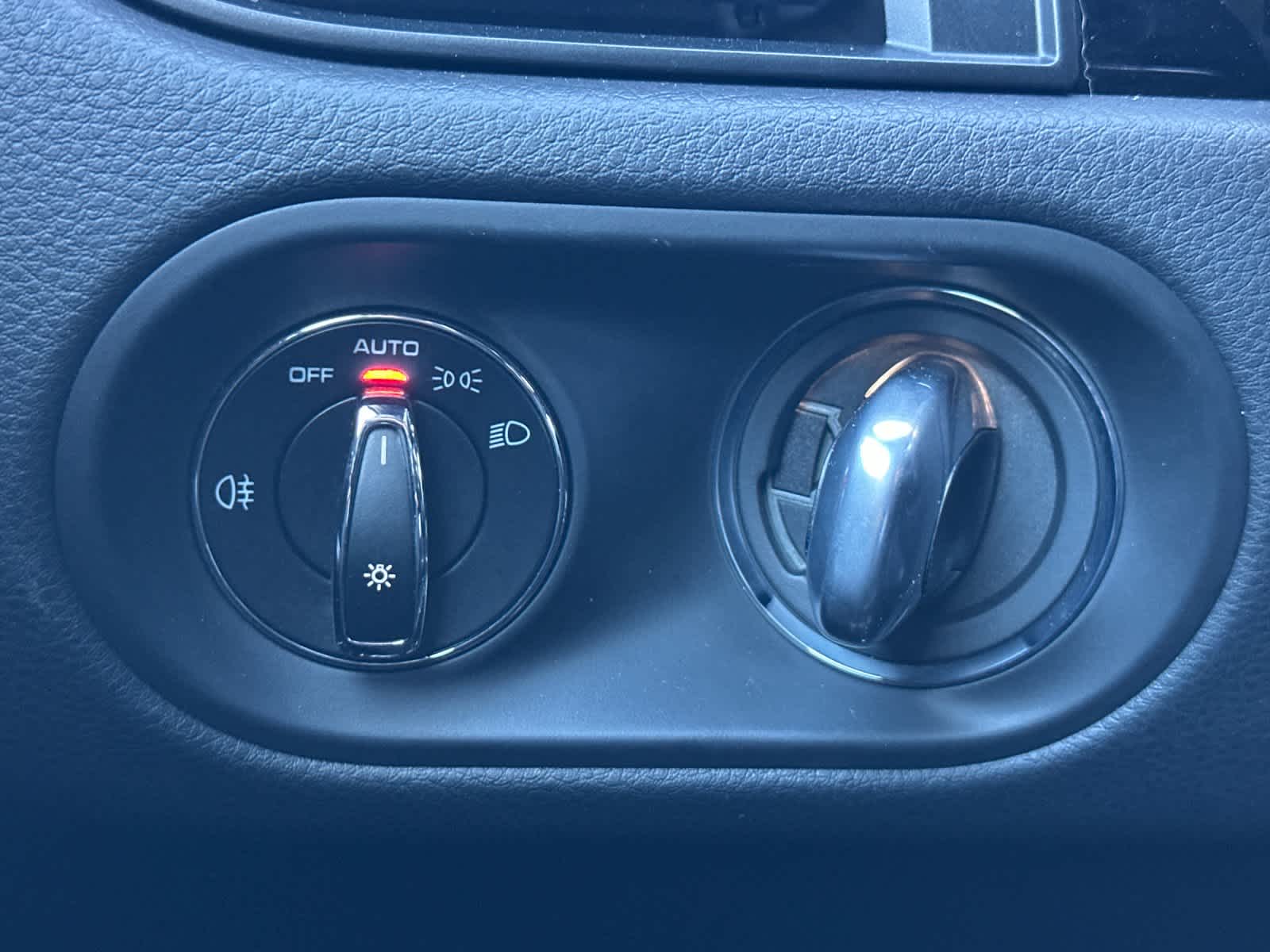 Thumbnail: 2025 Porsche Macan - 29