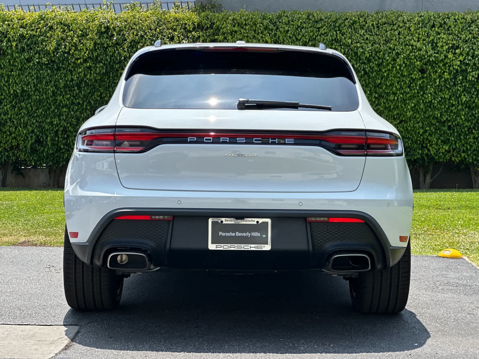 Thumbnail: 2026 Porsche Macan - 7