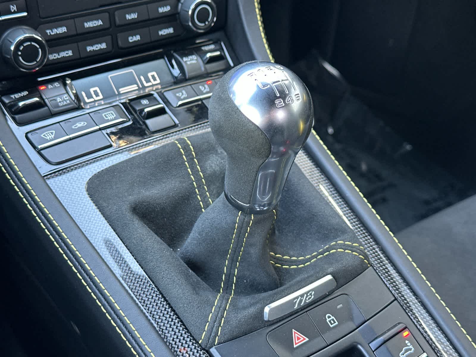 Thumbnail: 2022 Porsche  - 19