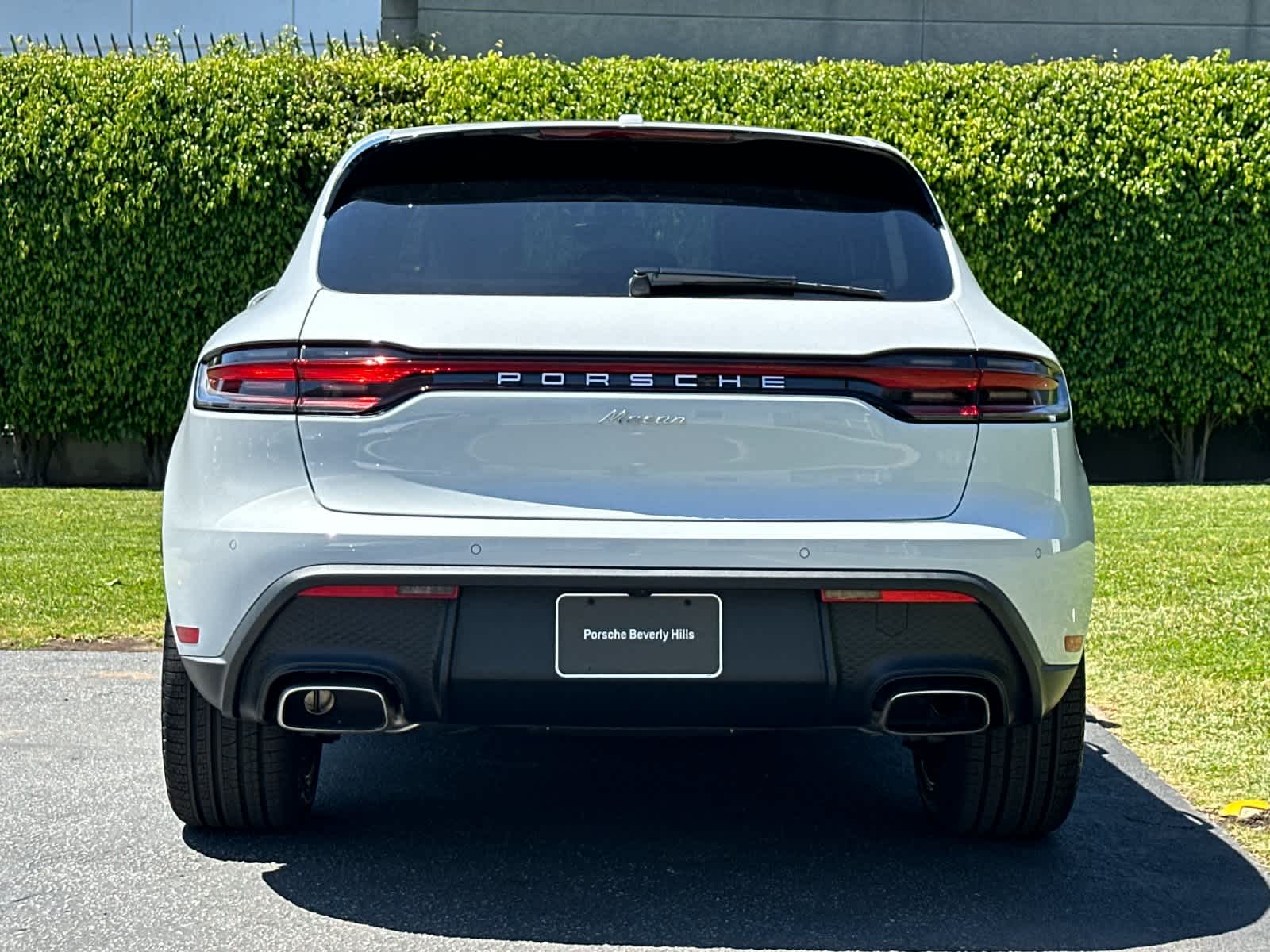 Thumbnail: 2026 Porsche Macan - 7