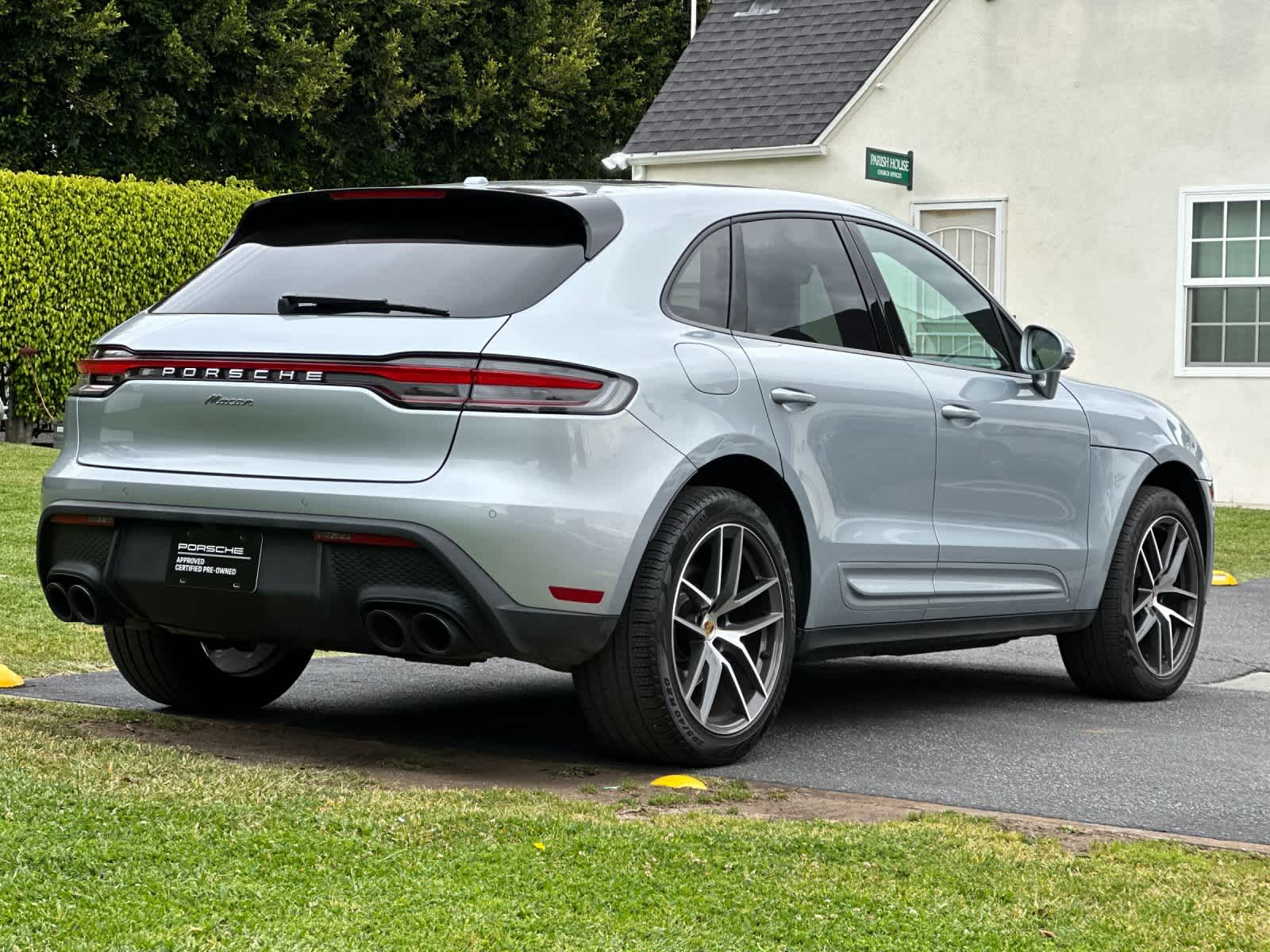 Thumbnail: 2025 Porsche Macan - 8