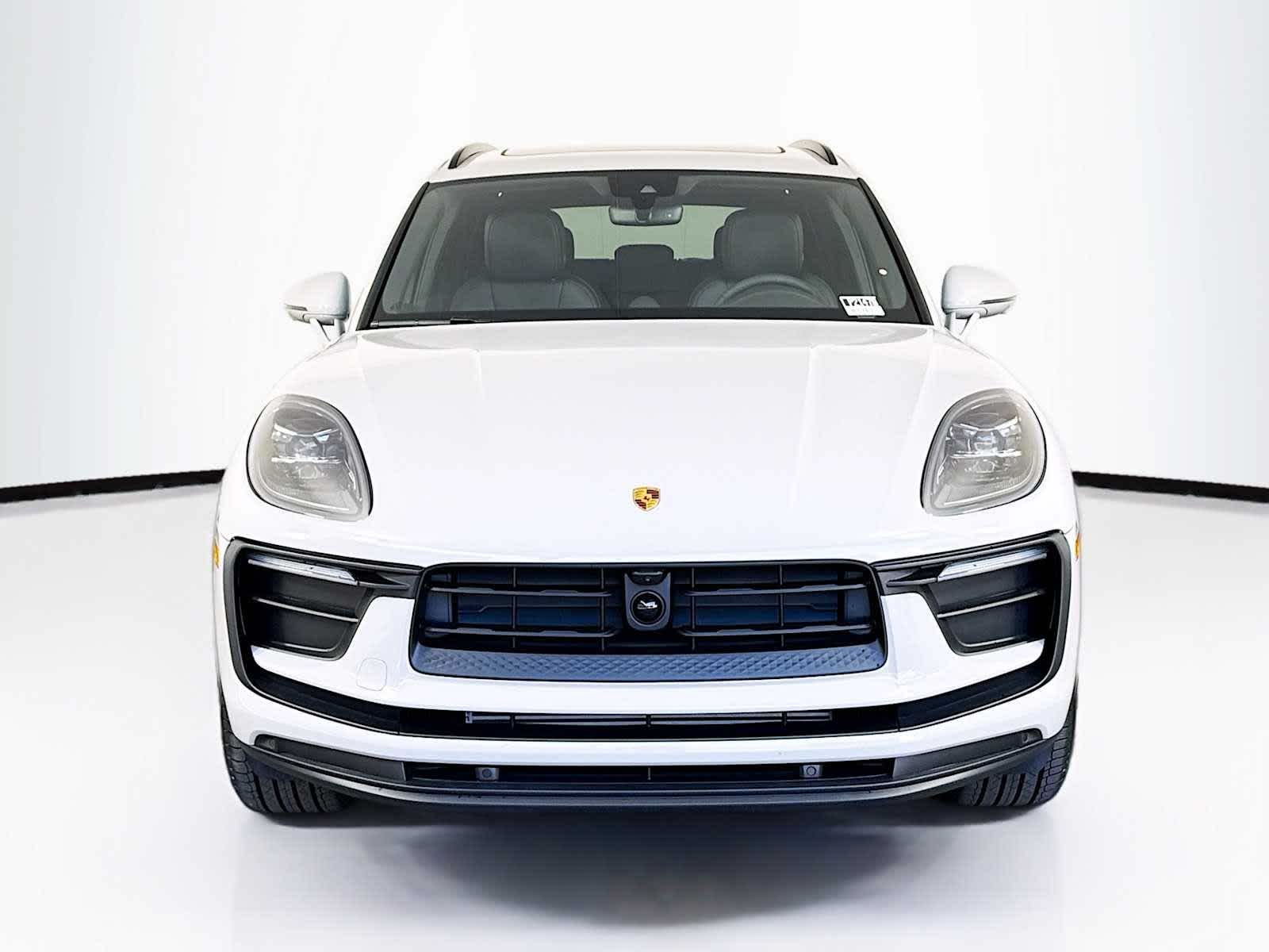 Thumbnail: 2026 Porsche Macan - 6