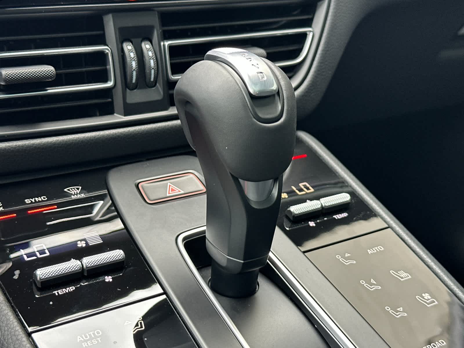 Thumbnail: 2026 Porsche Macan - 25