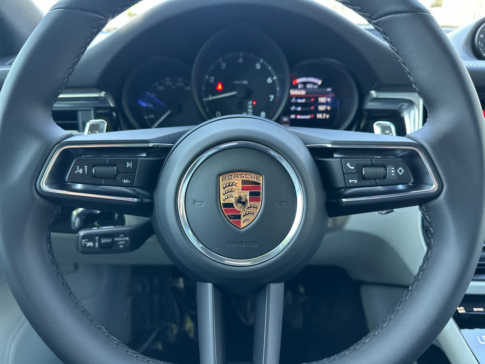 Thumbnail: 2026 Porsche Macan - 25