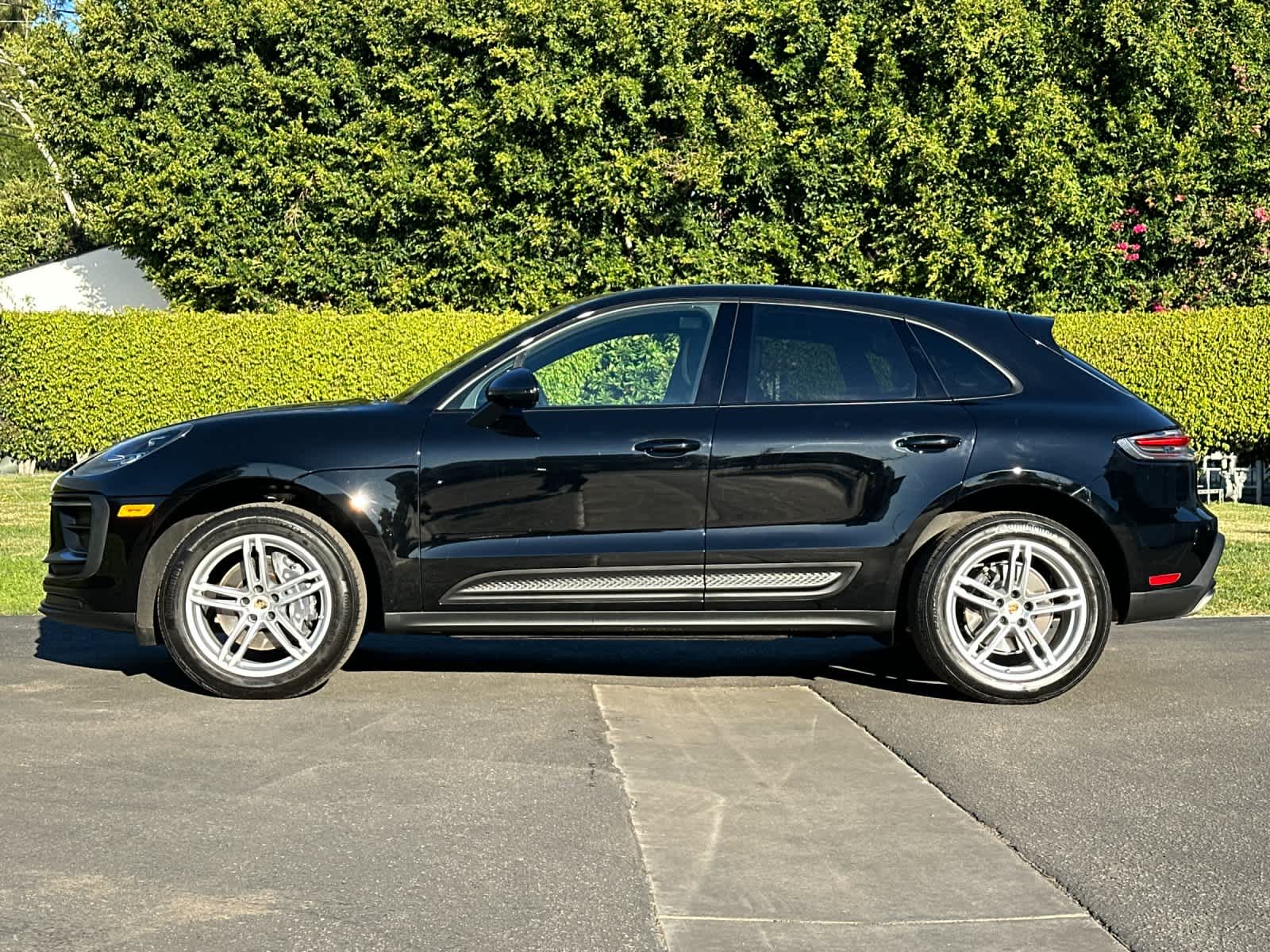 Thumbnail: 2025 Porsche Macan - 2