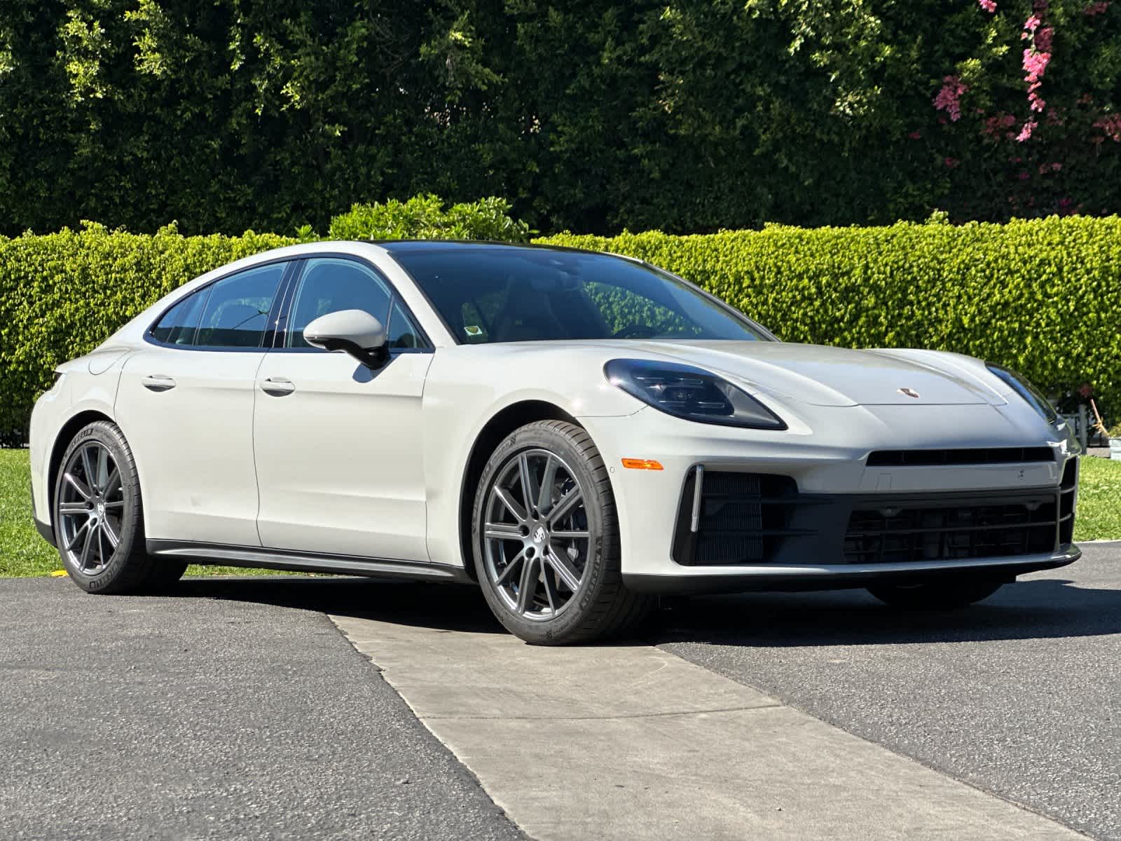Thumbnail: 2026 Porsche Panamera - 10