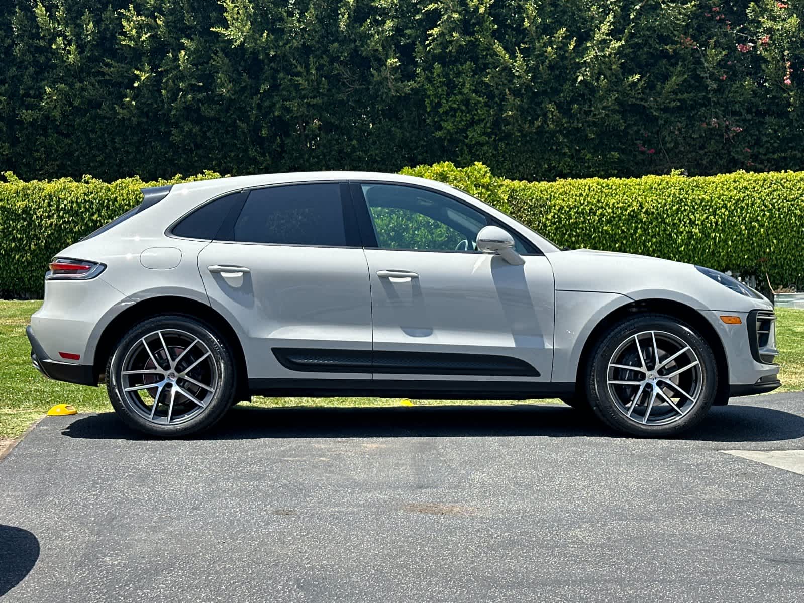 Thumbnail: 2025 Porsche Macan - 8