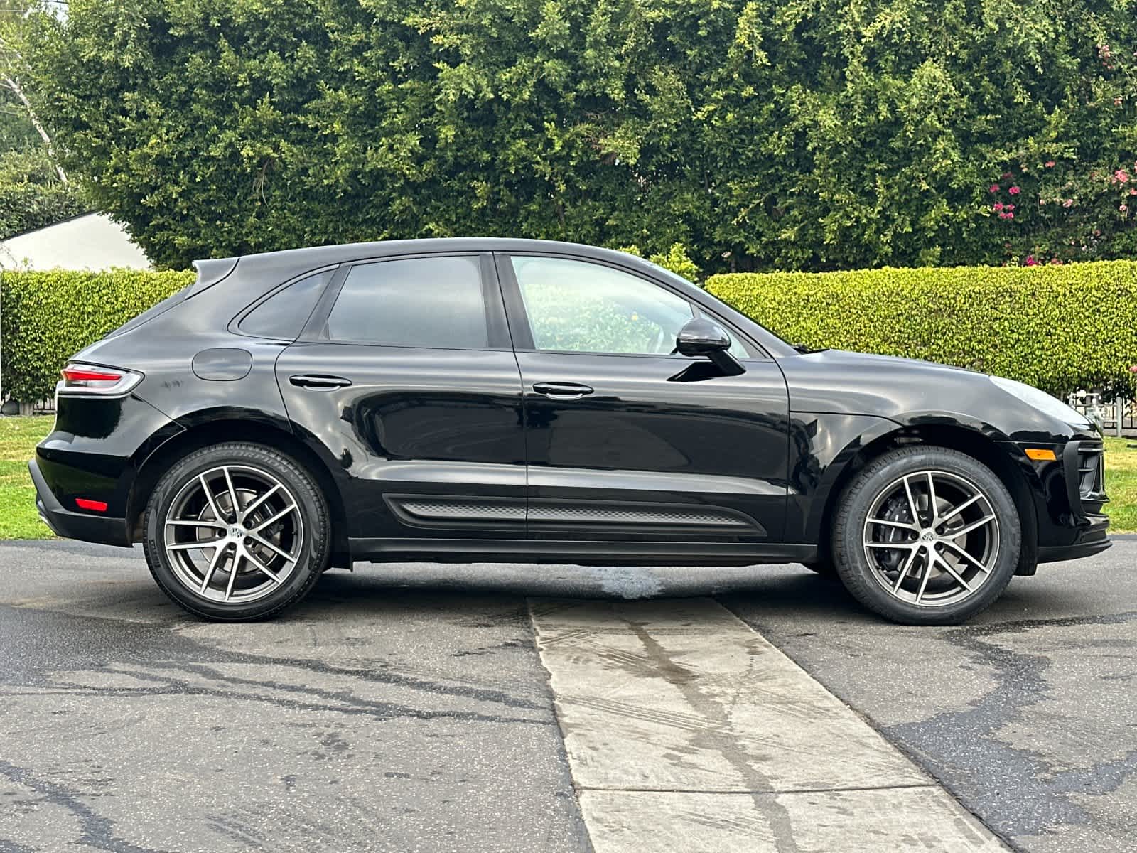 Thumbnail: 2025 Porsche Macan - 9