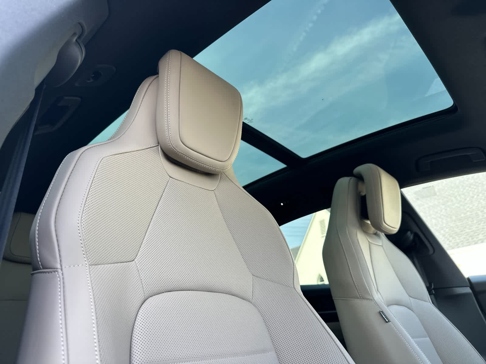 Thumbnail: 2025 Porsche Macan - 18