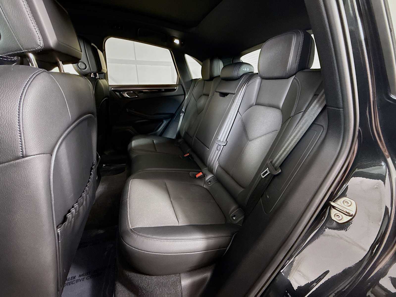 Thumbnail: 2023 Porsche Macan - 18