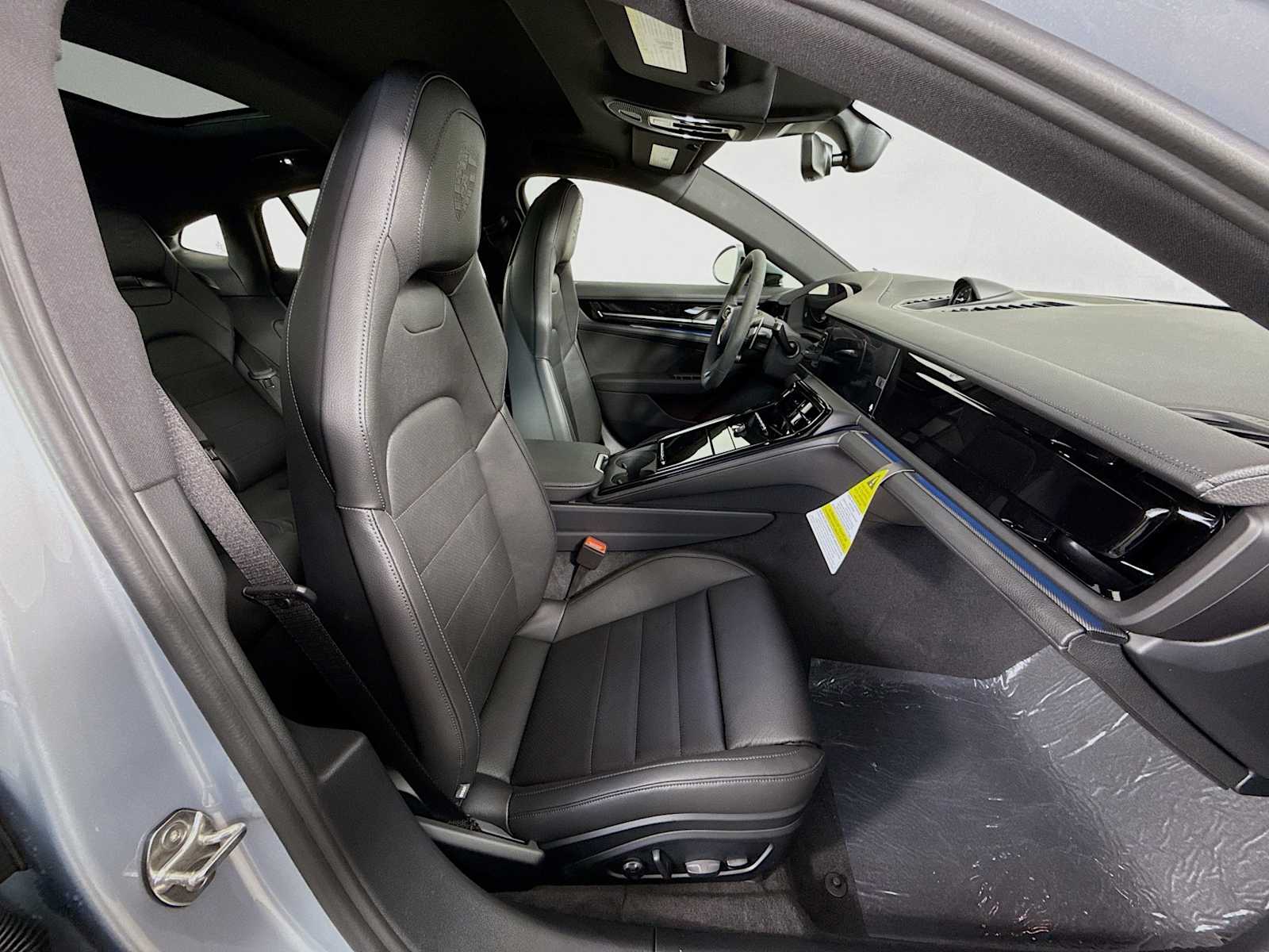 Thumbnail: 2026 Porsche Panamera - 21