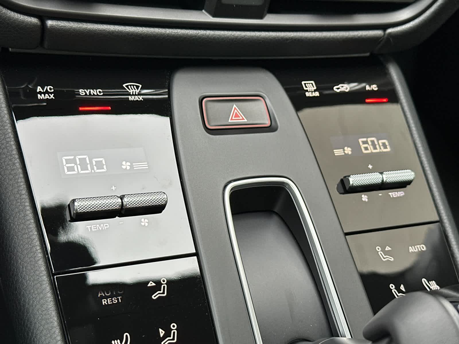 Thumbnail: 2026 Porsche Macan - 23