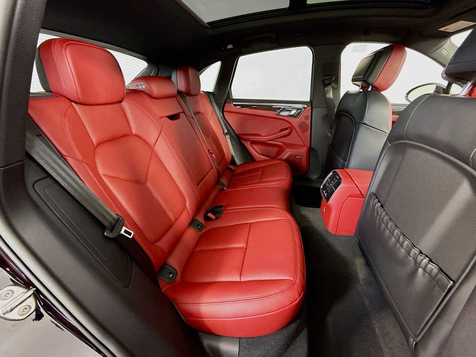 Thumbnail: 2025 Porsche Macan - 20