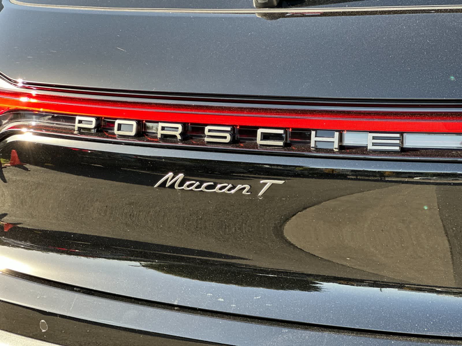 Thumbnail: 2026 Porsche Macan - 31