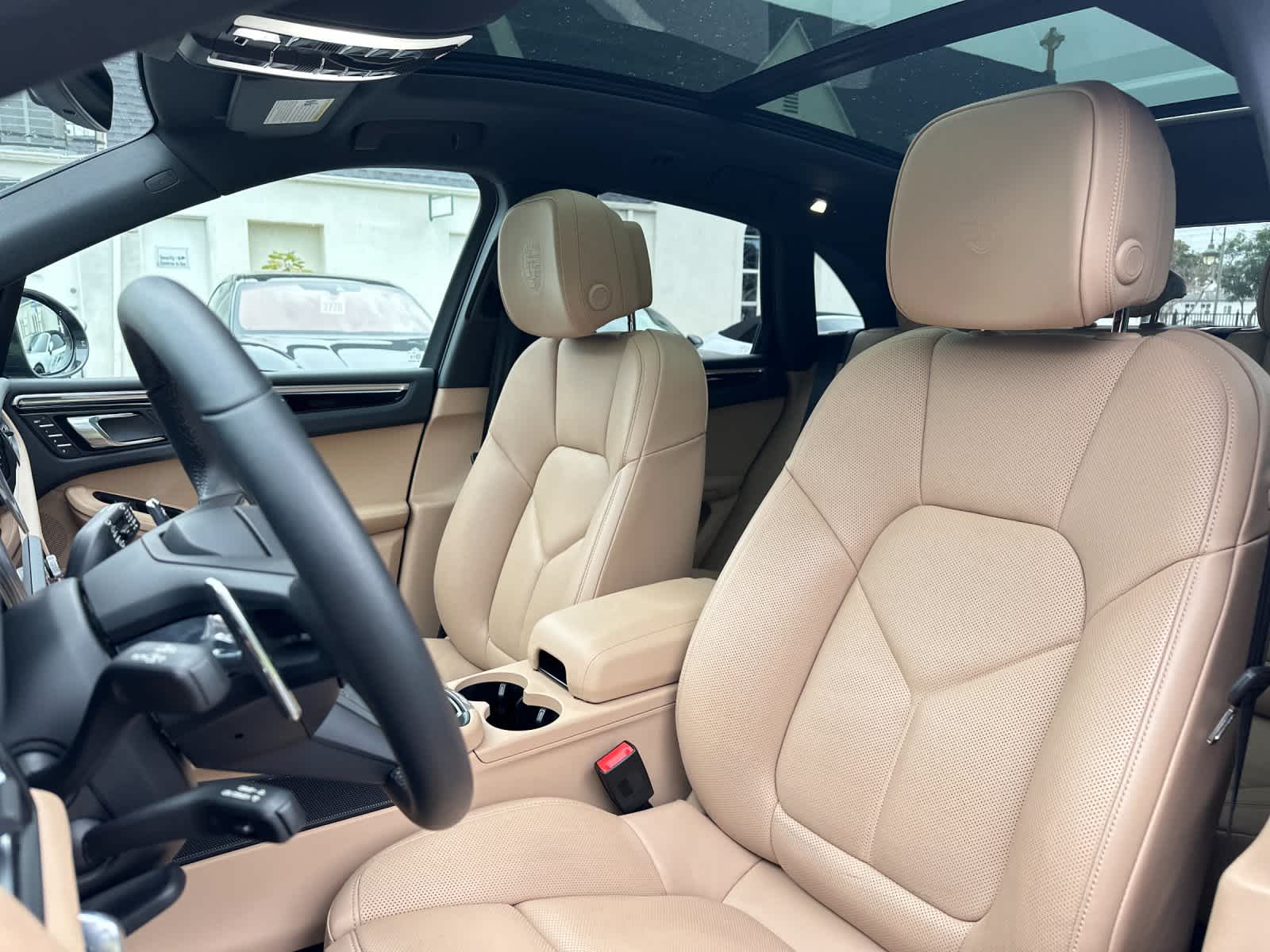 Thumbnail: 2025 Porsche Macan - 5