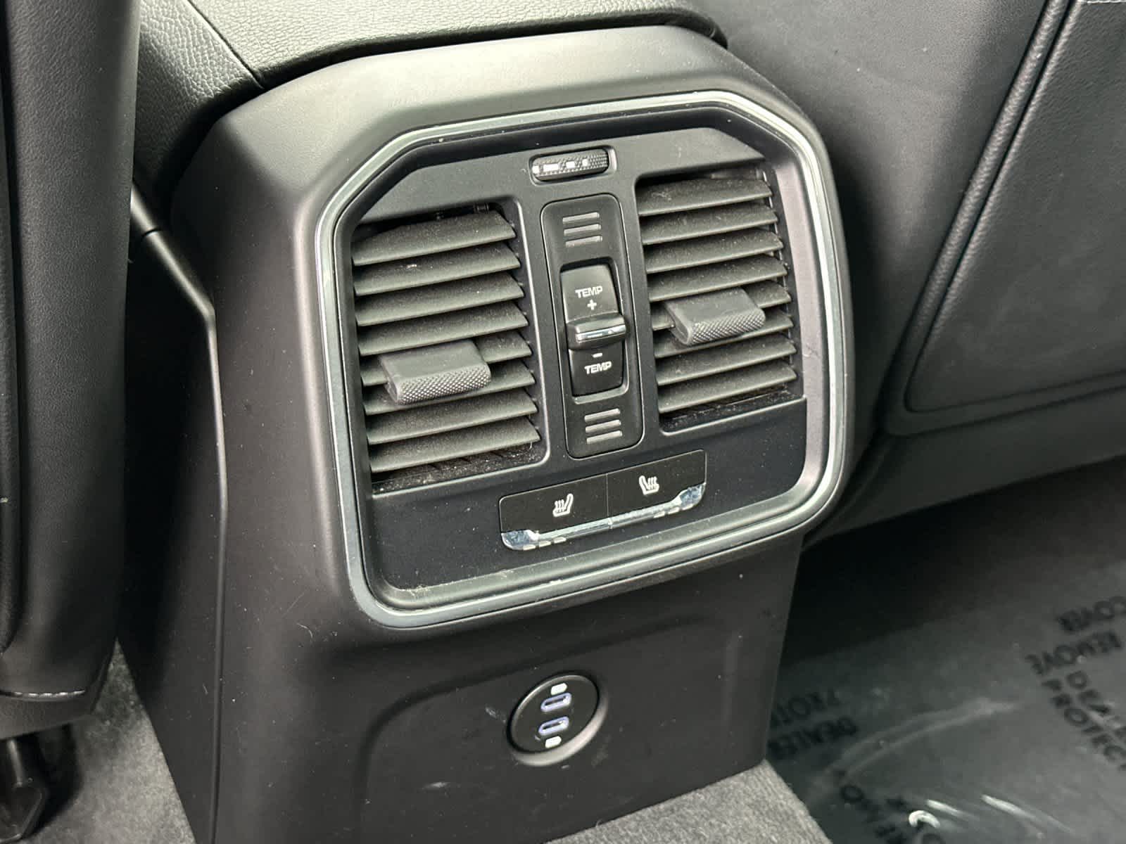 Thumbnail: 2025 Porsche Macan - 14