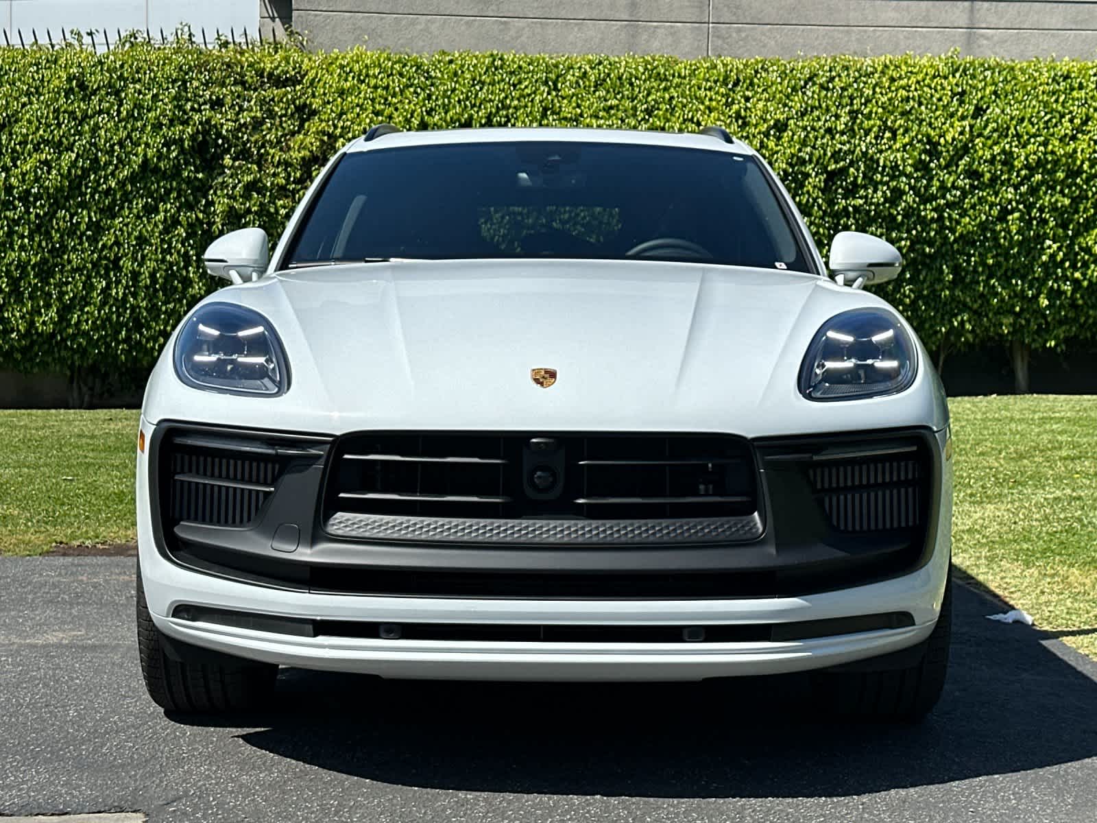 Thumbnail: 2026 Porsche Macan - 11