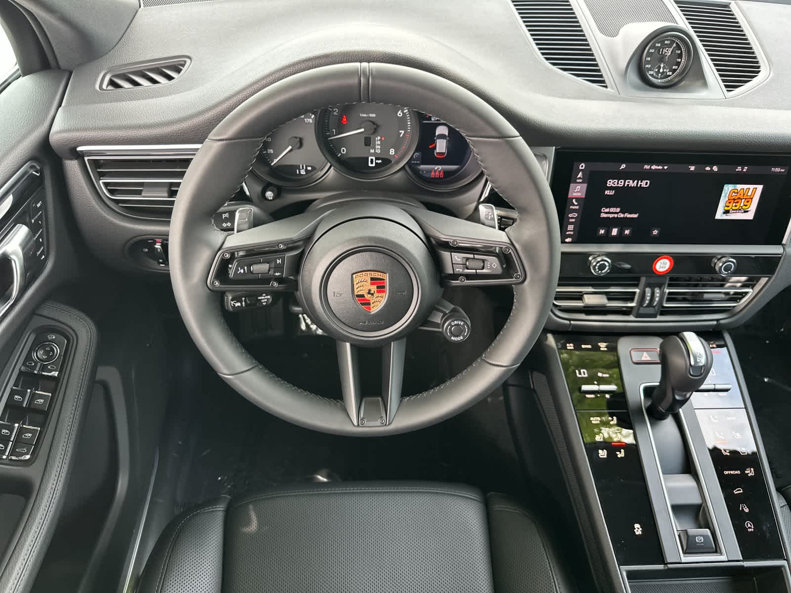 Thumbnail: 2026 Porsche Macan - 15