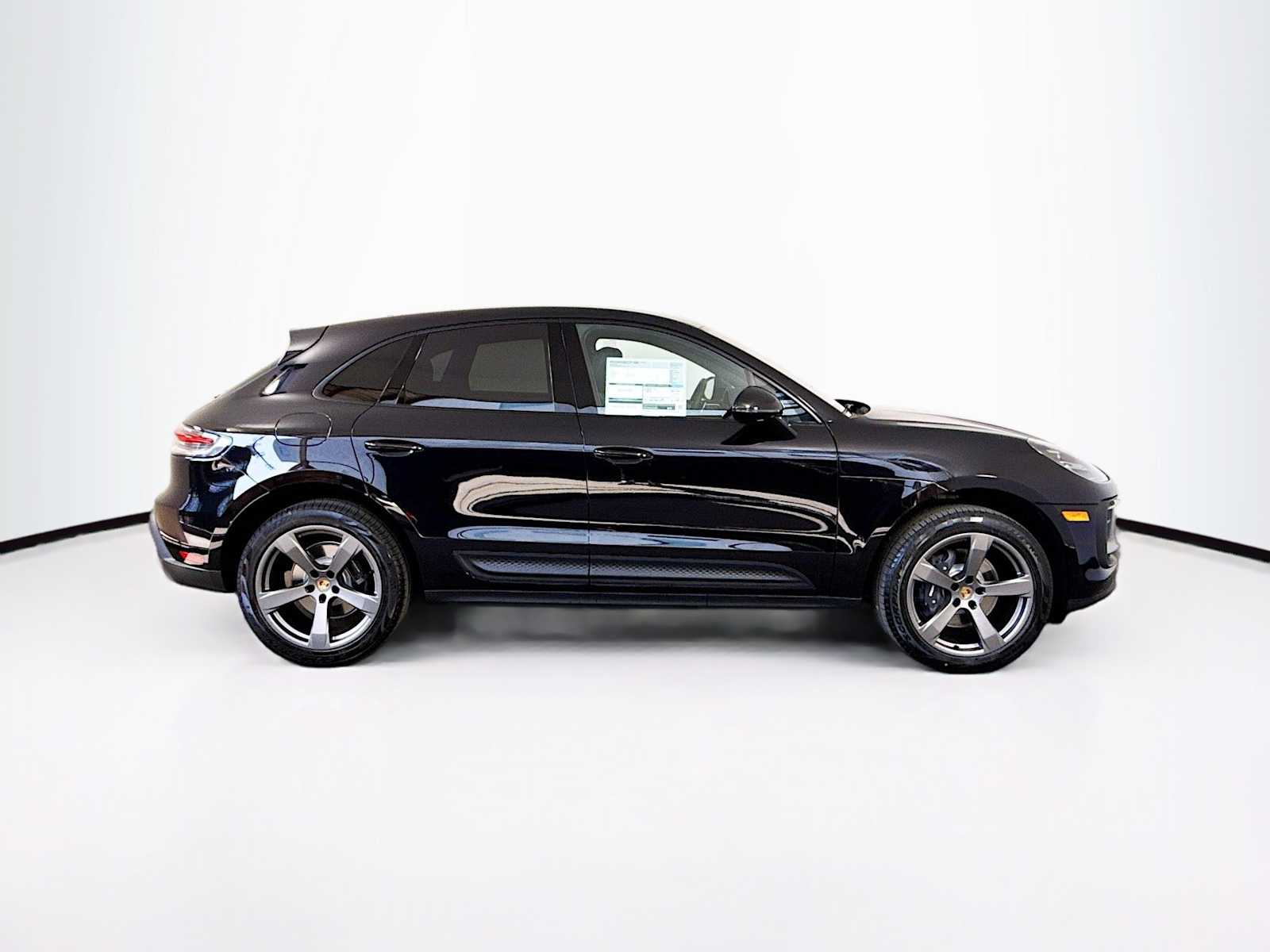 Thumbnail: 2026 Porsche Macan - 8