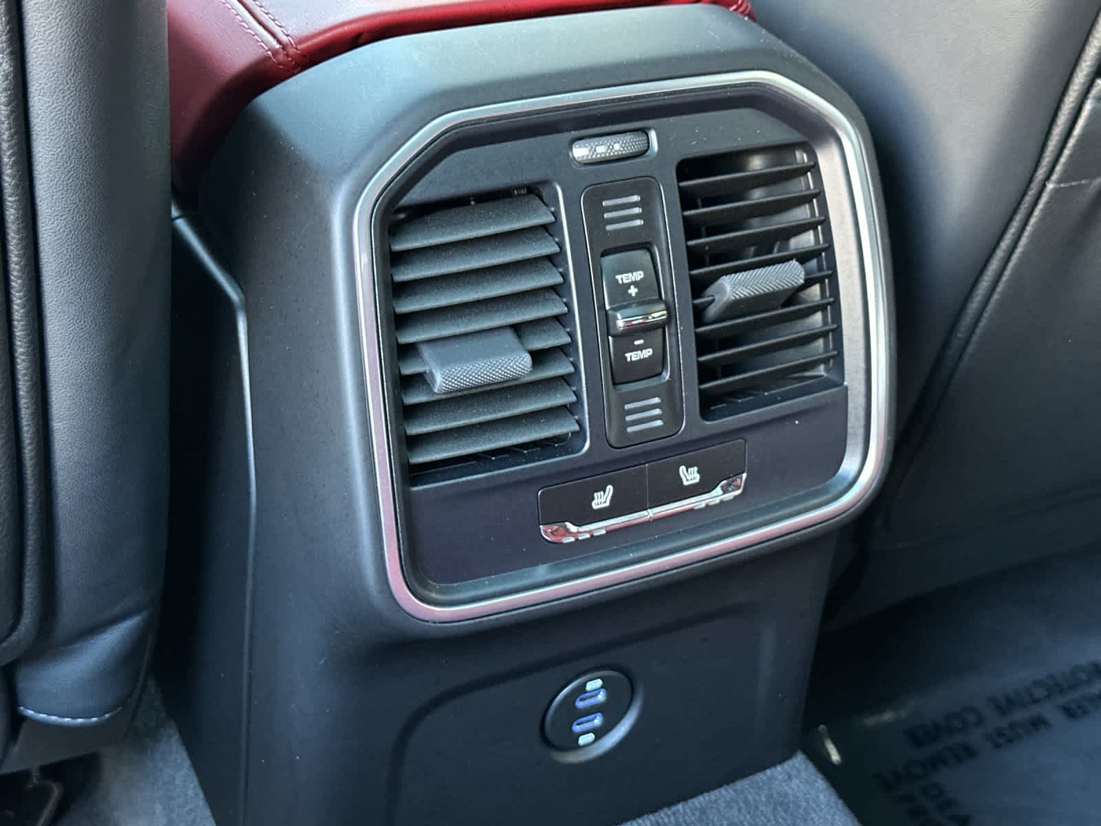 Thumbnail: 2025 Porsche Macan - 14