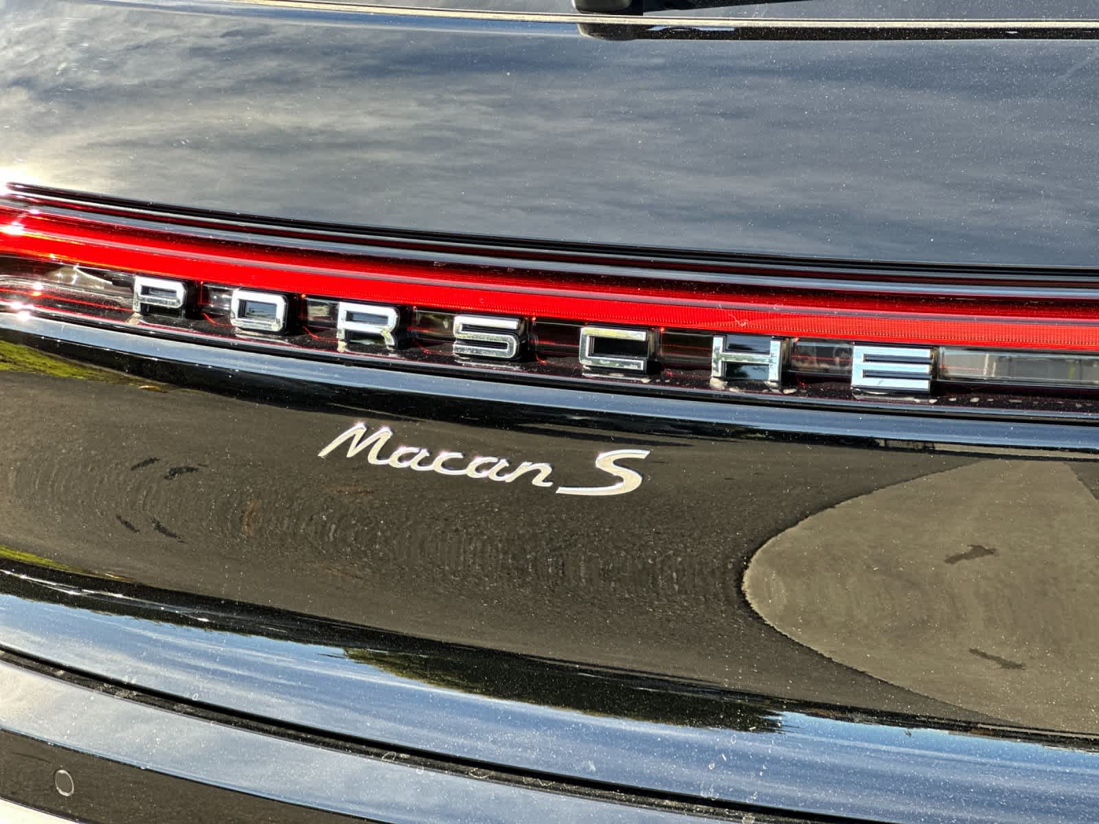 Thumbnail: 2026 Porsche Macan - 32