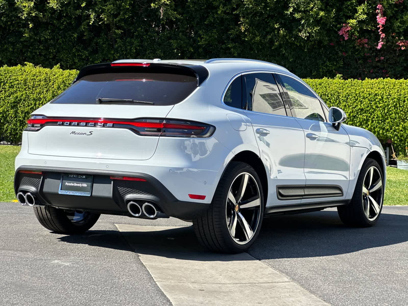Thumbnail: 2026 Porsche Macan - 8